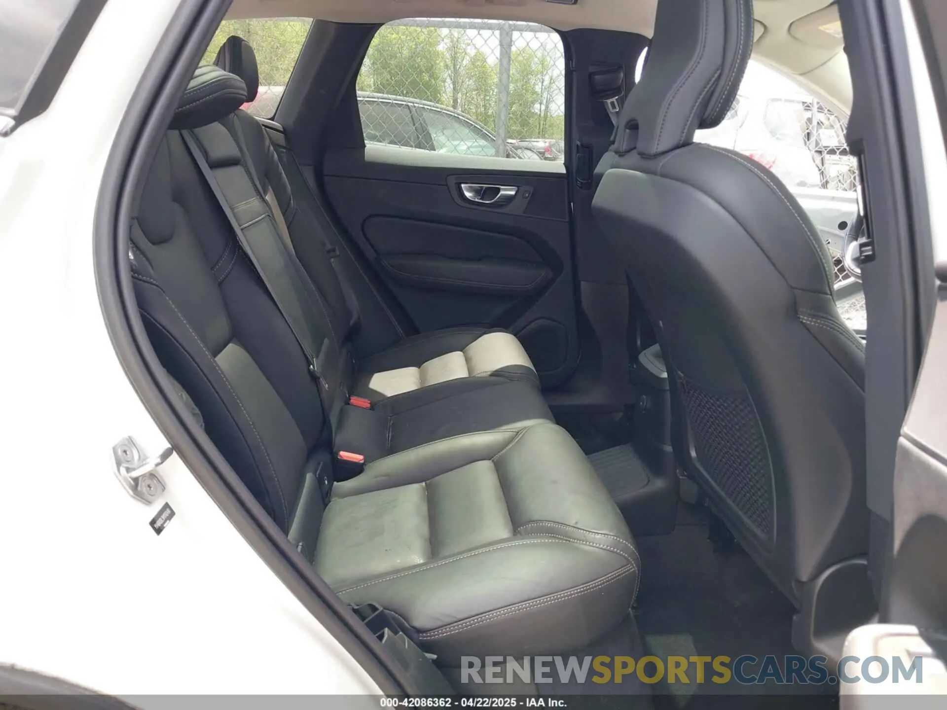 8 Фотография поврежденного автомобиля YV4BR0DL5M1782490 VOLVO XC60 RECHARGE PLUG-IN HYBRID 2021
