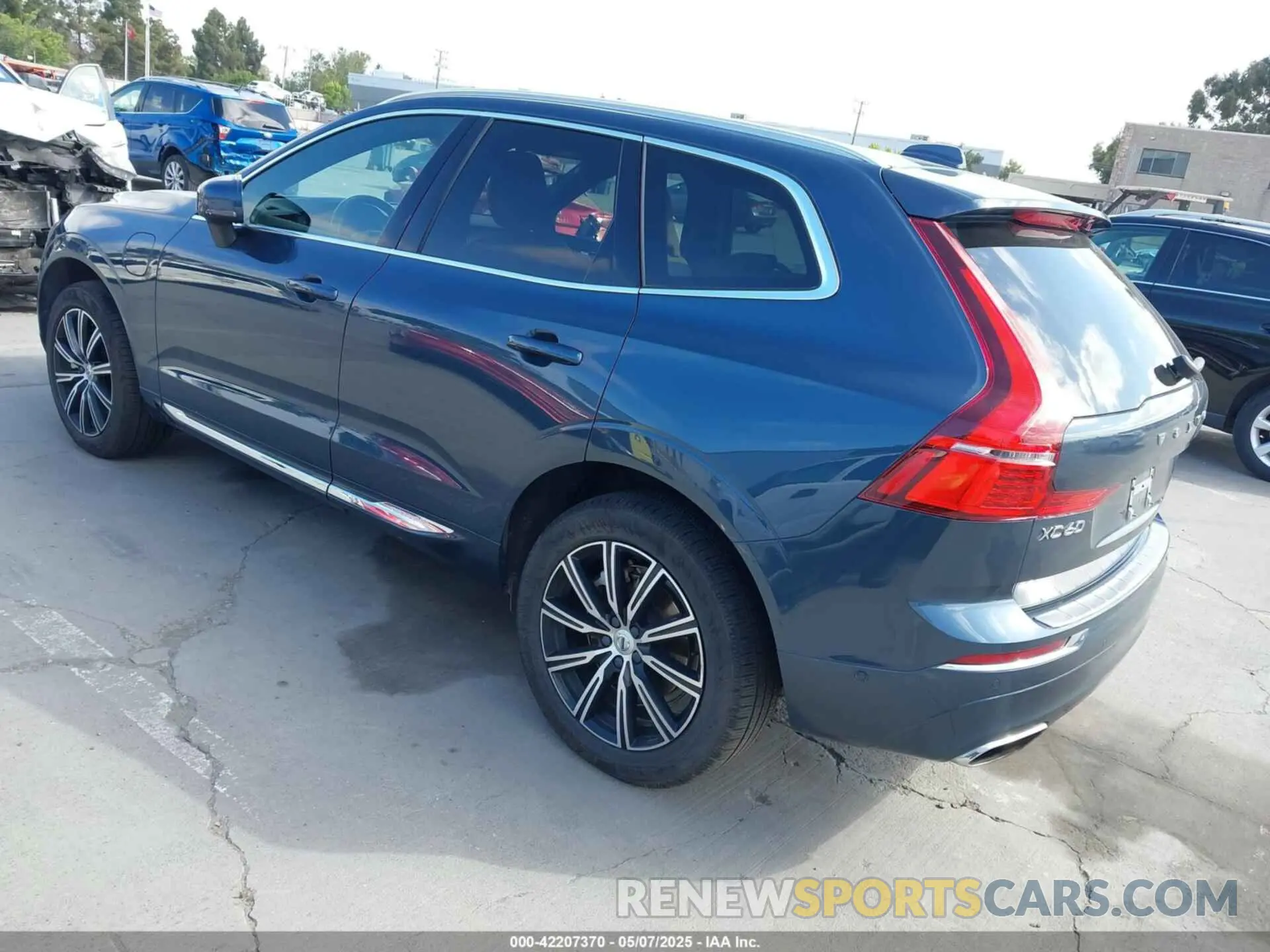 3 Photograph of a damaged car YV4BR0DL5M1820896 VOLVO XC60 RECHARGE PLUG-IN HYBRID 2021