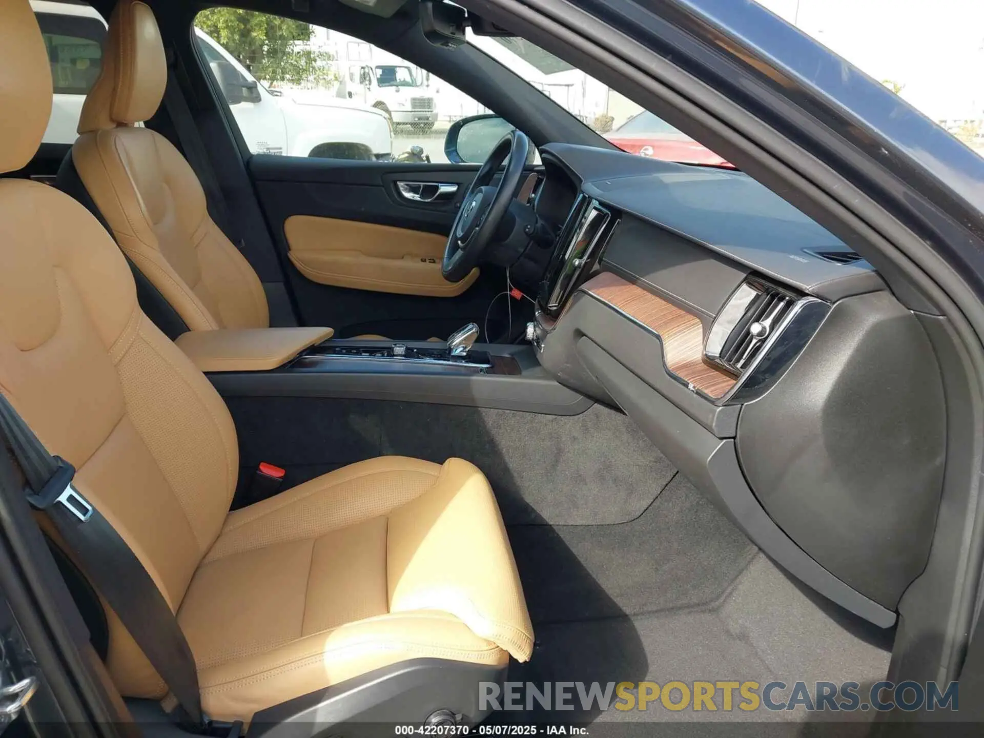 5 Photograph of a damaged car YV4BR0DL5M1820896 VOLVO XC60 RECHARGE PLUG-IN HYBRID 2021