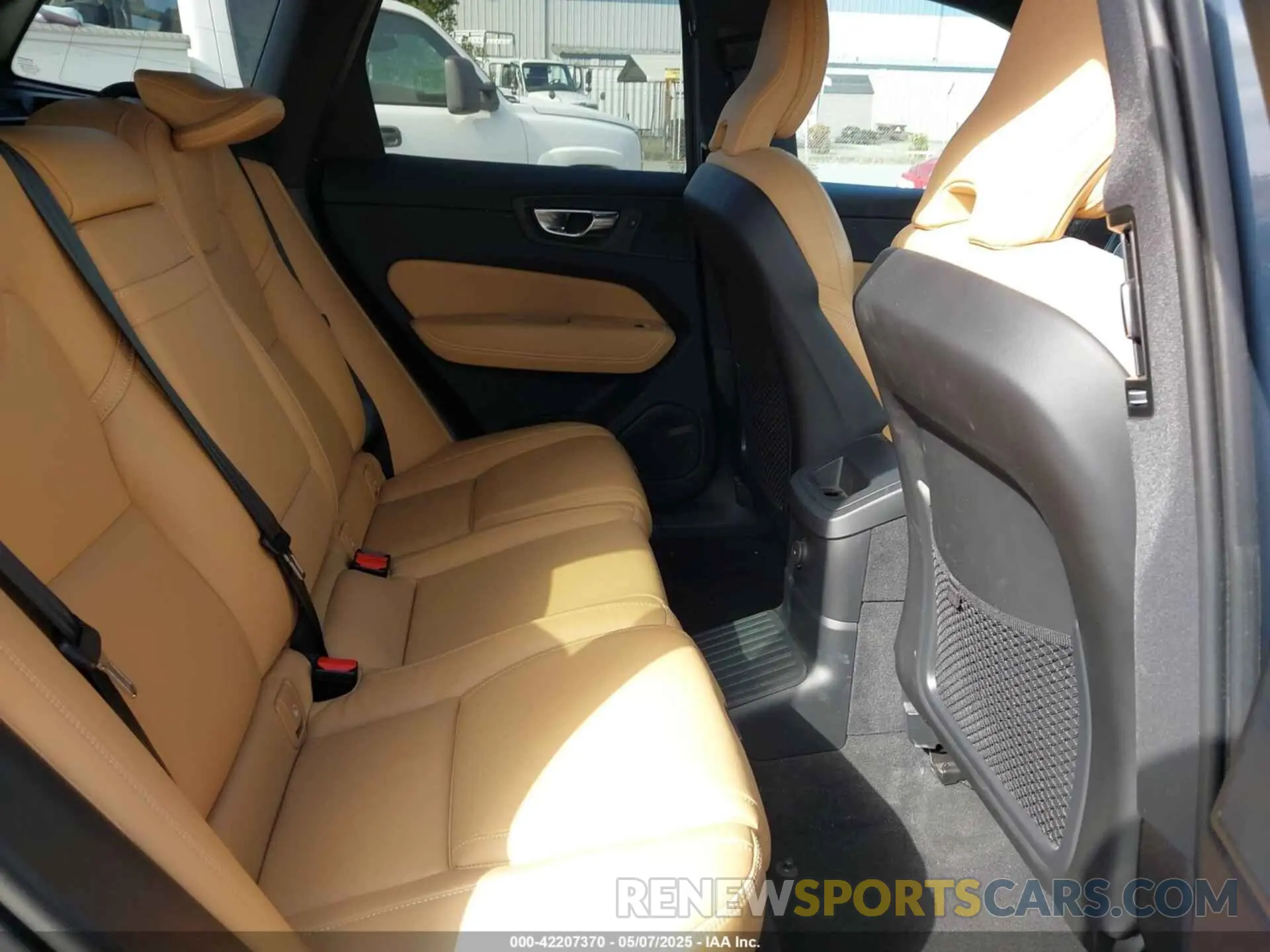 8 Photograph of a damaged car YV4BR0DL5M1820896 VOLVO XC60 RECHARGE PLUG-IN HYBRID 2021