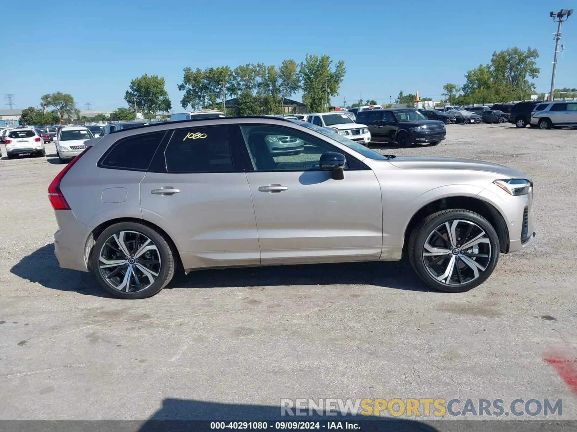 14 Фотография поврежденного автомобиля YV4H60DX2P1356847 VOLVO XC60 RECHARGE PLUG-IN HYBRID 2023