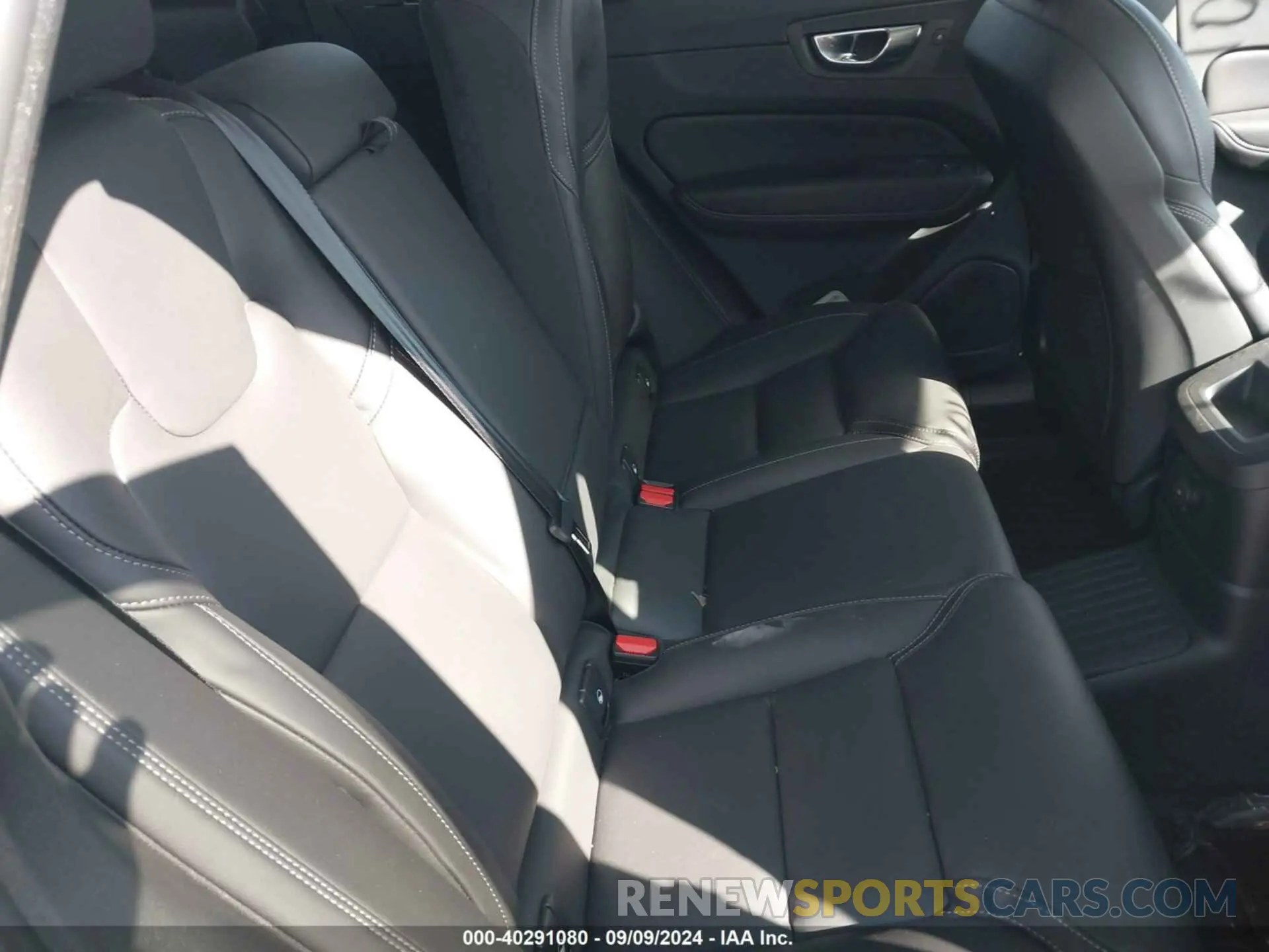 8 Фотография поврежденного автомобиля YV4H60DX2P1356847 VOLVO XC60 RECHARGE PLUG-IN HYBRID 2023