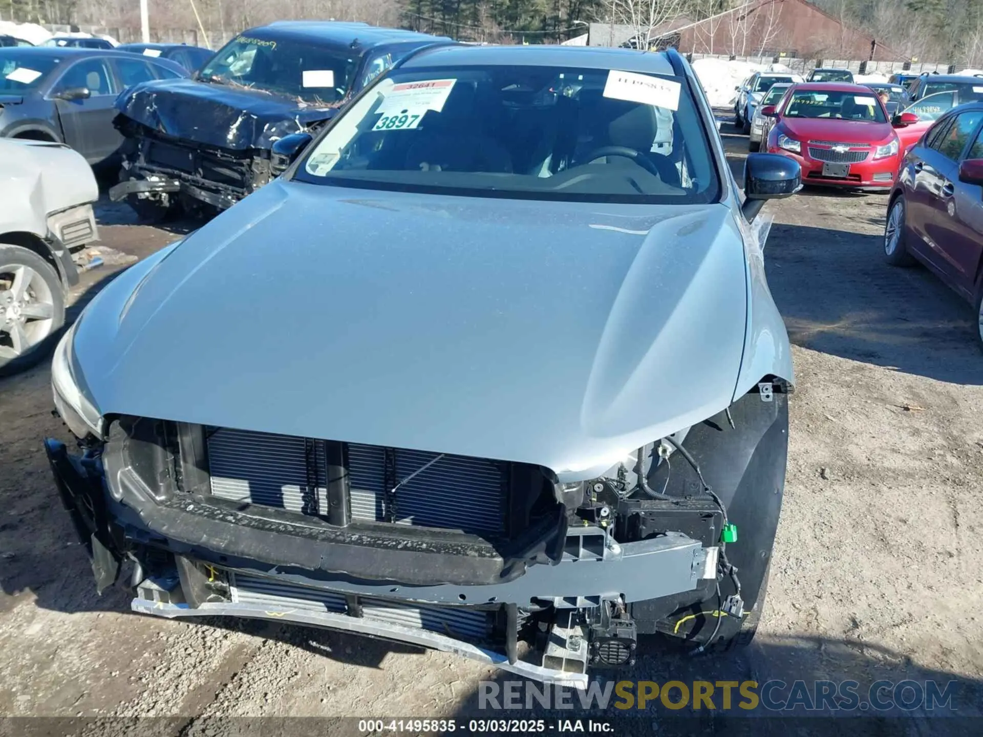 12 Фотография поврежденного автомобиля YV4H60DL0R1918759 VOLVO XC60 RECHARGE PLUG-IN HYBRID 2024