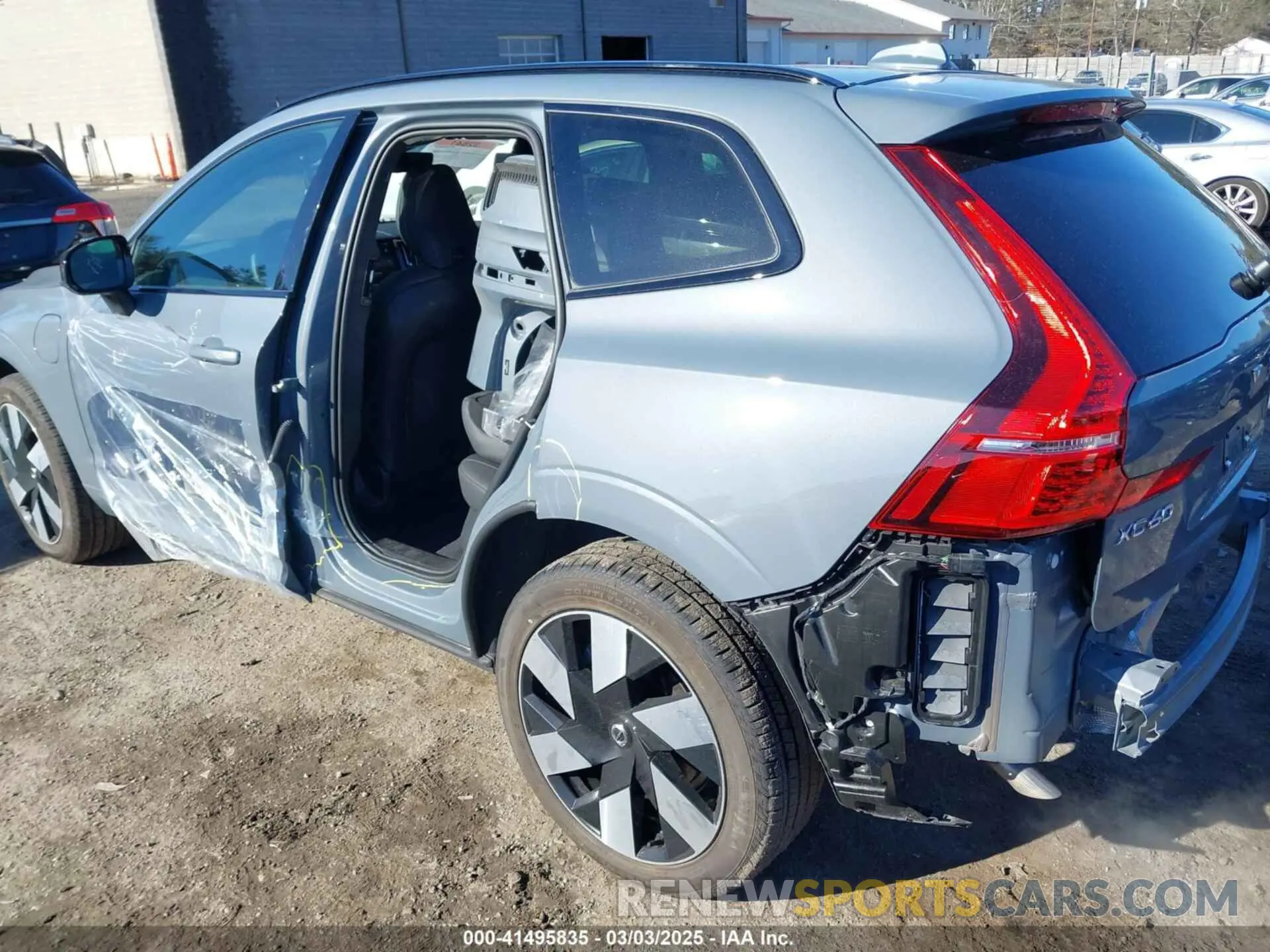 14 Фотография поврежденного автомобиля YV4H60DL0R1918759 VOLVO XC60 RECHARGE PLUG-IN HYBRID 2024