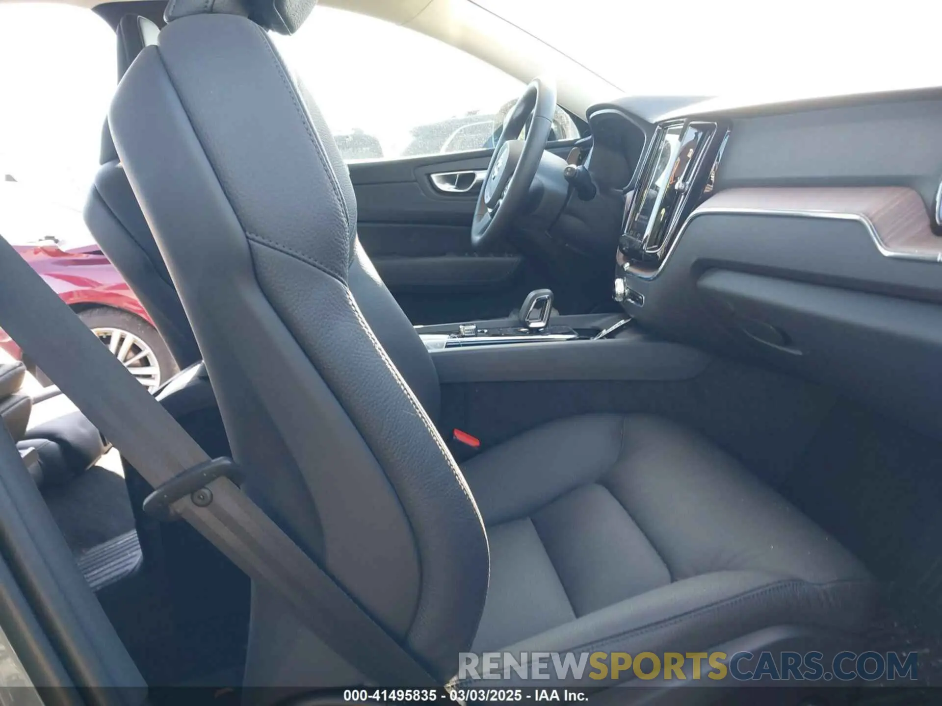 5 Фотография поврежденного автомобиля YV4H60DL0R1918759 VOLVO XC60 RECHARGE PLUG-IN HYBRID 2024