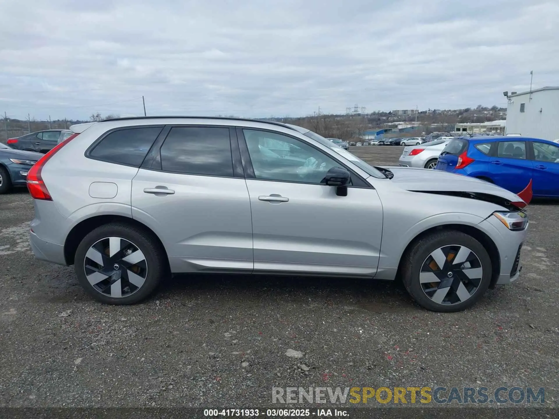 13 Фотография поврежденного автомобиля YV4H60DL1R1763252 VOLVO XC60 RECHARGE PLUG-IN HYBRID 2024