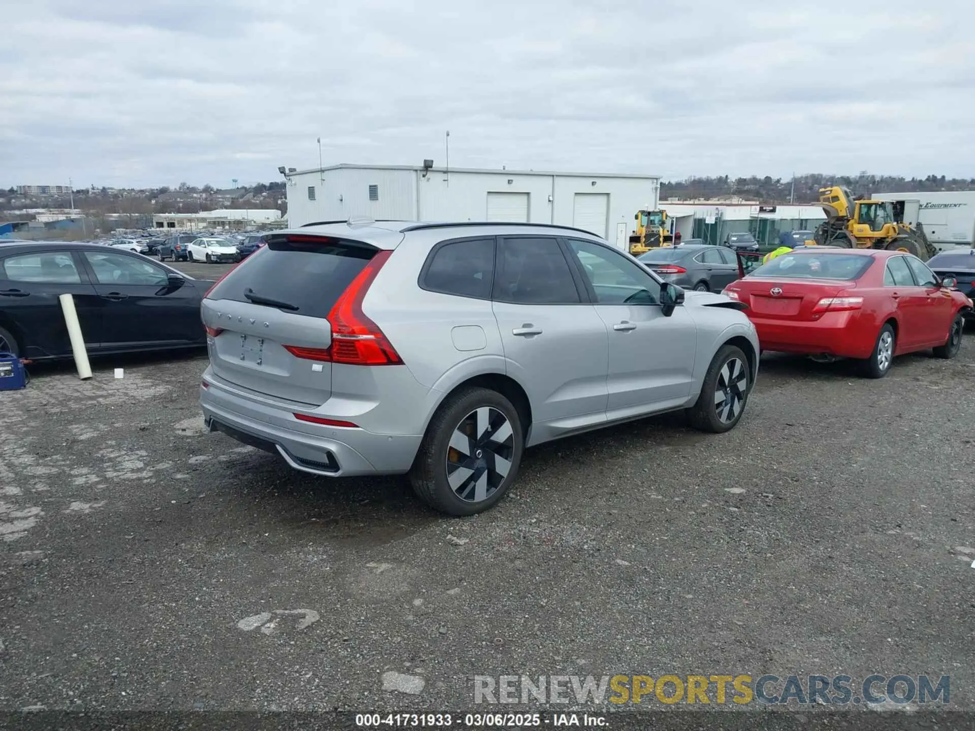 4 Фотография поврежденного автомобиля YV4H60DL1R1763252 VOLVO XC60 RECHARGE PLUG-IN HYBRID 2024