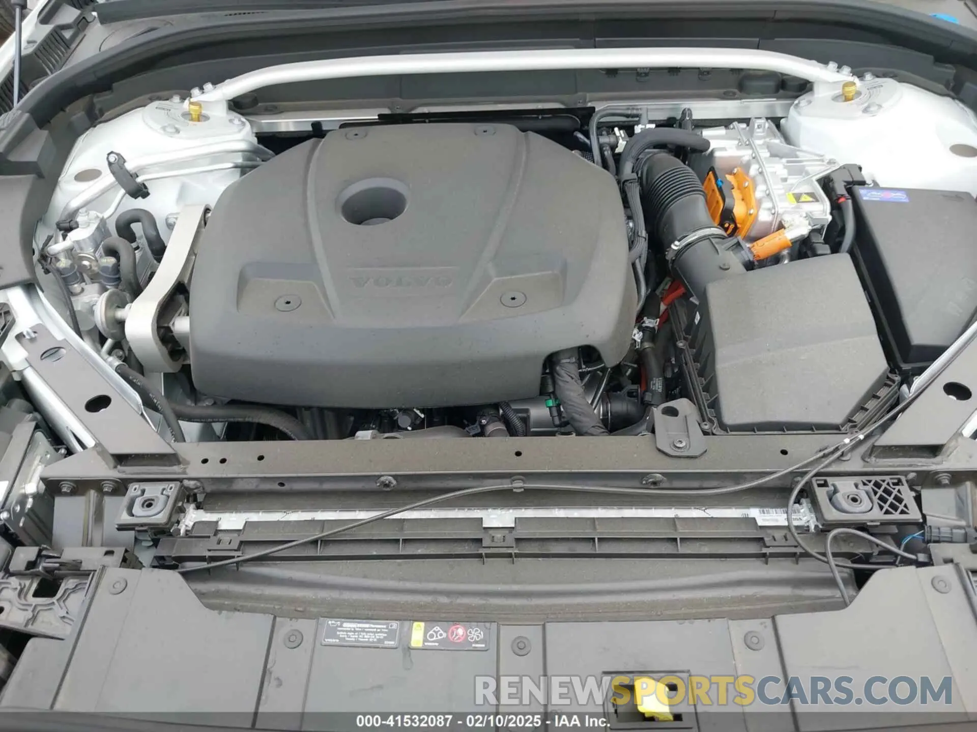10 Фотография поврежденного автомобиля YV4H60DP3R1907578 VOLVO XC60 RECHARGE PLUG-IN HYBRID 2024