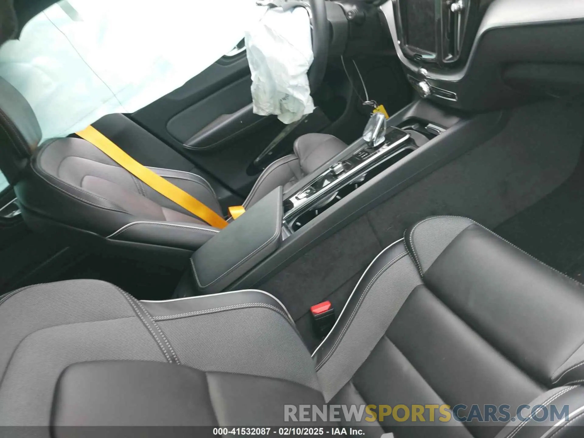 5 Фотография поврежденного автомобиля YV4H60DP3R1907578 VOLVO XC60 RECHARGE PLUG-IN HYBRID 2024