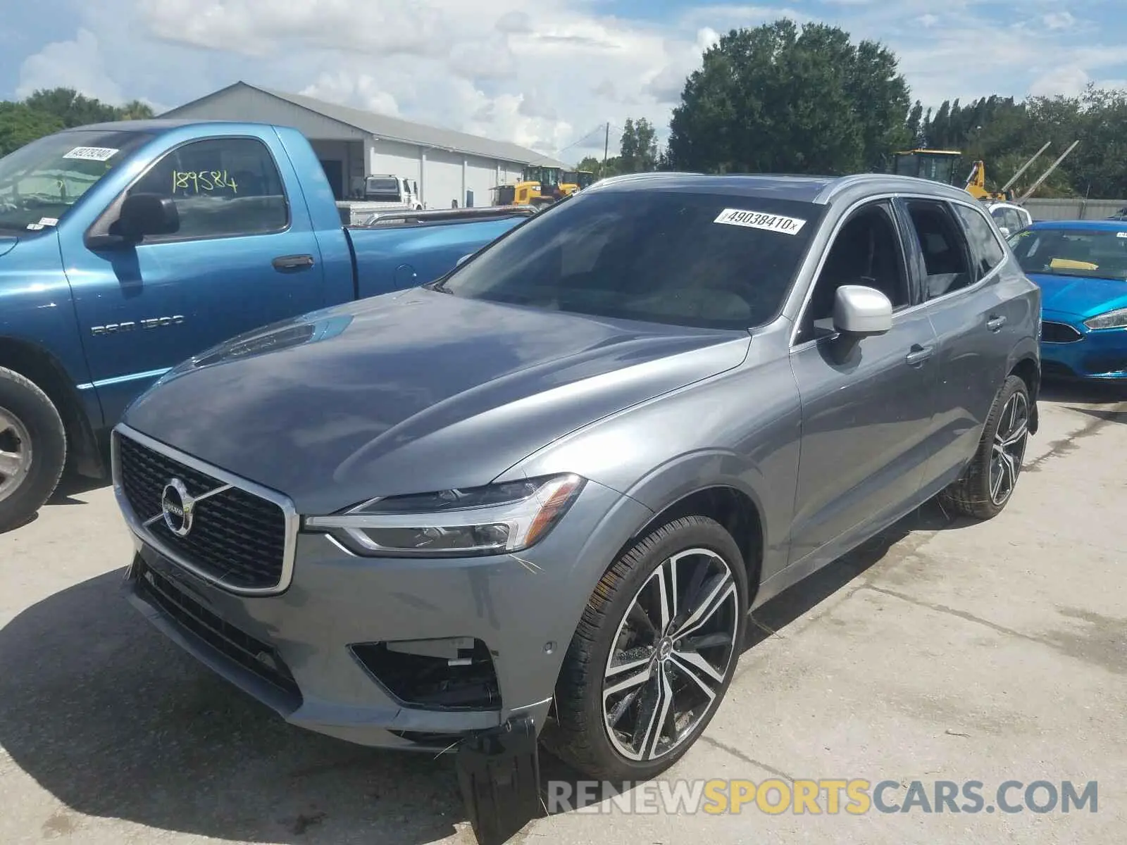 2 Photograph of a damaged car LYV102RM2KB274120 VOLVO XC60 T5 R- 2019