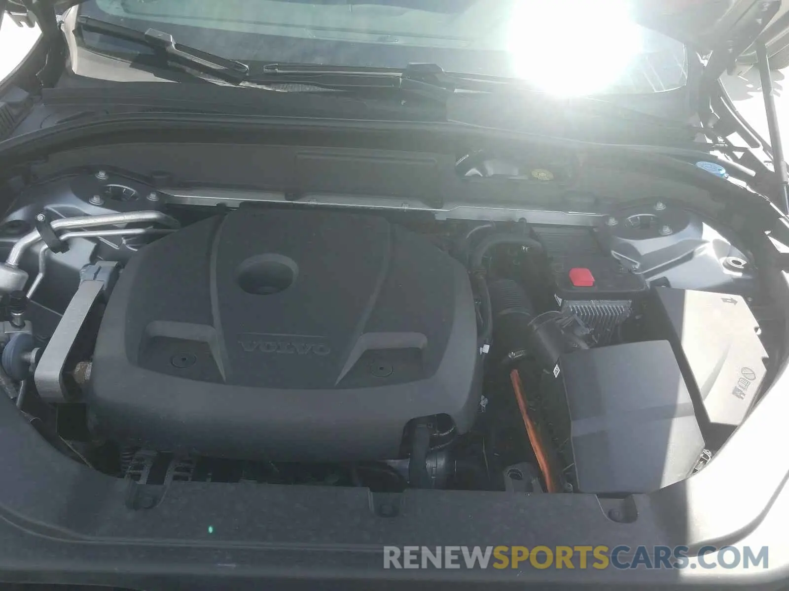 7 Photograph of a damaged car LYV102RM2KB274120 VOLVO XC60 T5 R- 2019