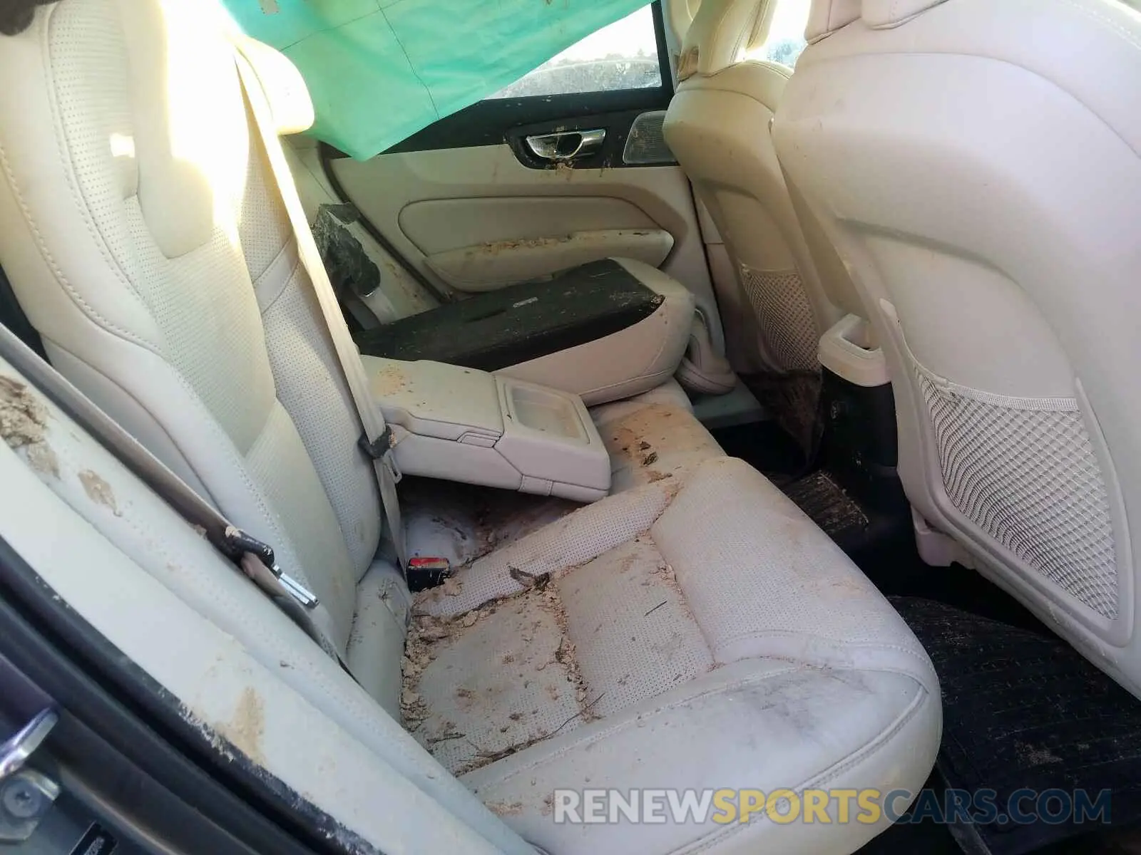 6 Photograph of a damaged car LYVBR0DL9KB237014 VOLVO XC60 T8 IN 2019