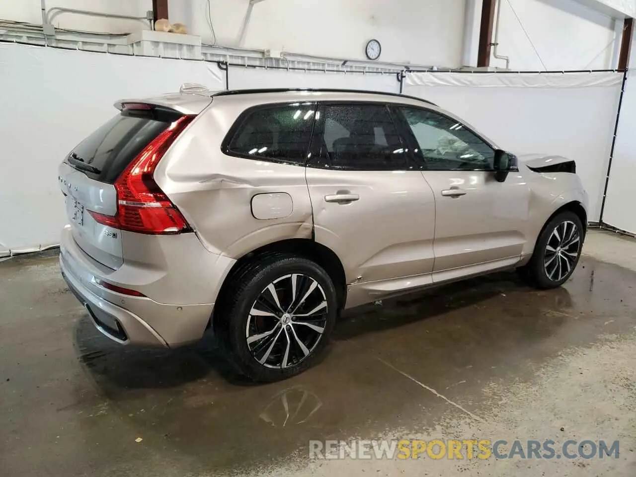 3 Photograph of a damaged car YV4L12RM1R1912457 VOLVO XC60 ULTIM 2024