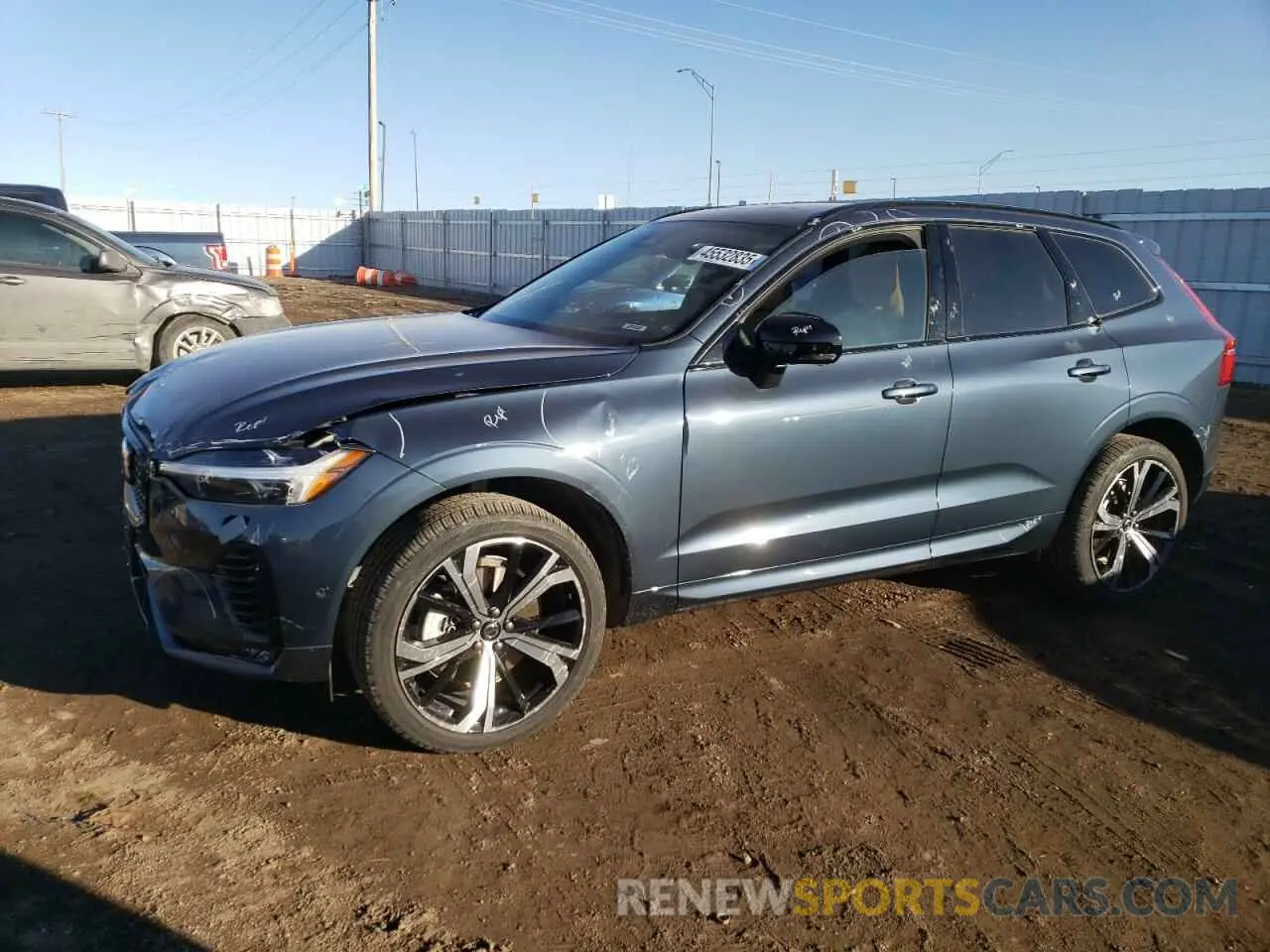 1 Фотография поврежденного автомобиля YV4L12RM5R1819103 VOLVO XC60 ULTIM 2024
