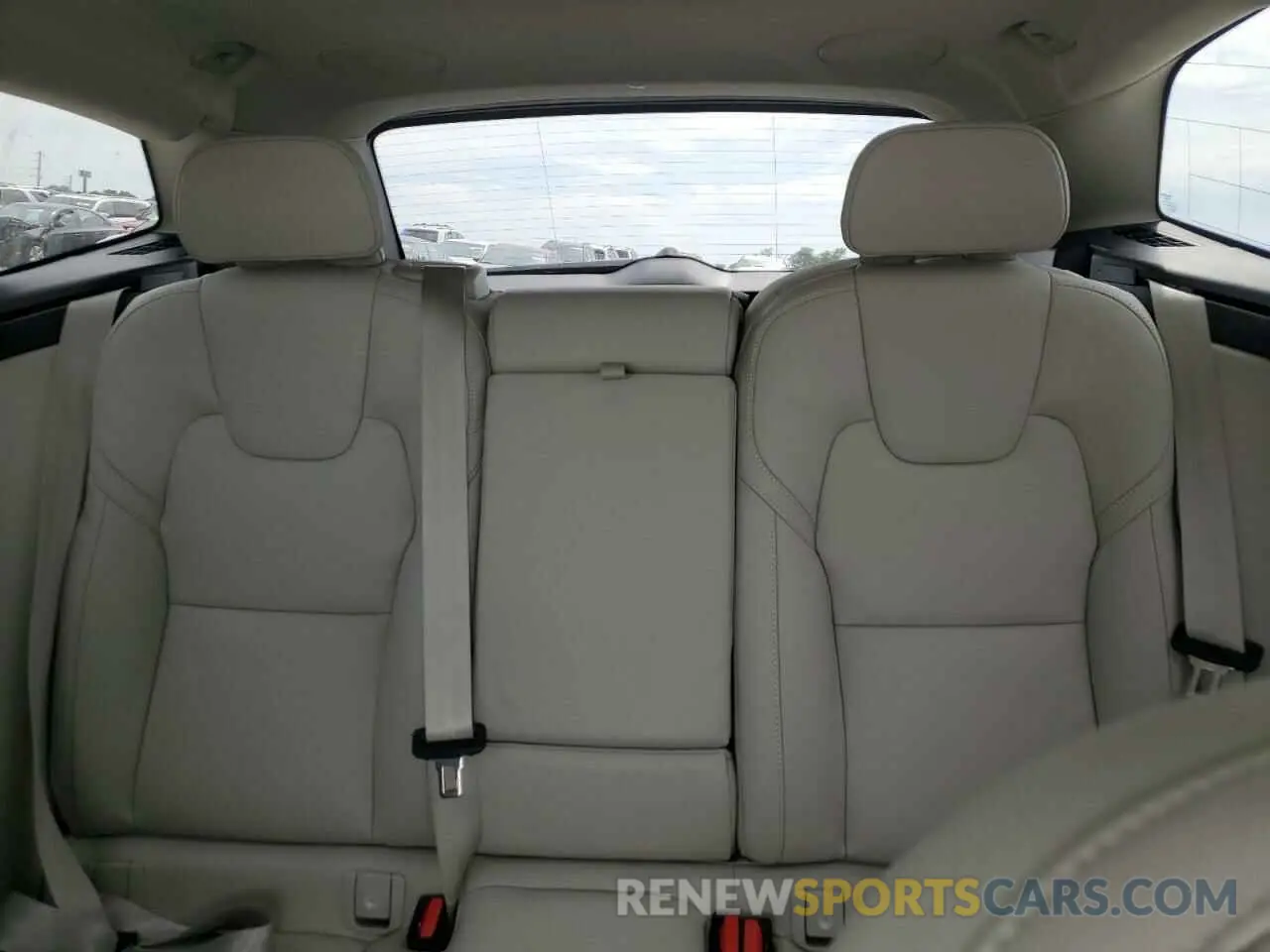 10 Фотография поврежденного автомобиля YV4M12RM8S1019115 VOLVO XC60 ULTRA 2025