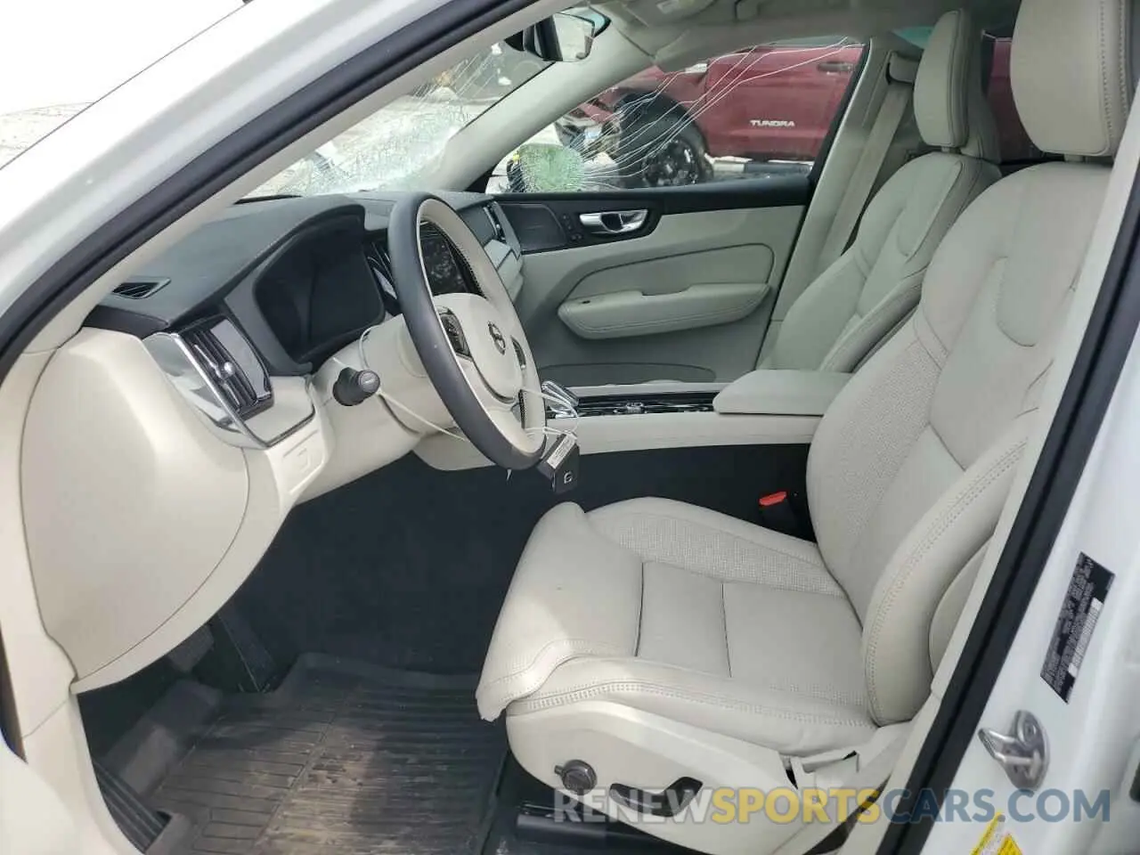 7 Фотография поврежденного автомобиля YV4M12RM8S1019115 VOLVO XC60 ULTRA 2025
