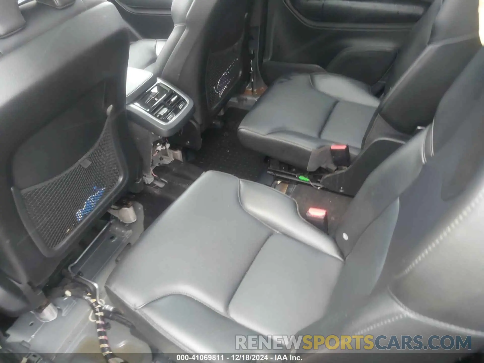 14 Photograph of a damaged car YV4102CK0K1505012 VOLVO XC90 2019