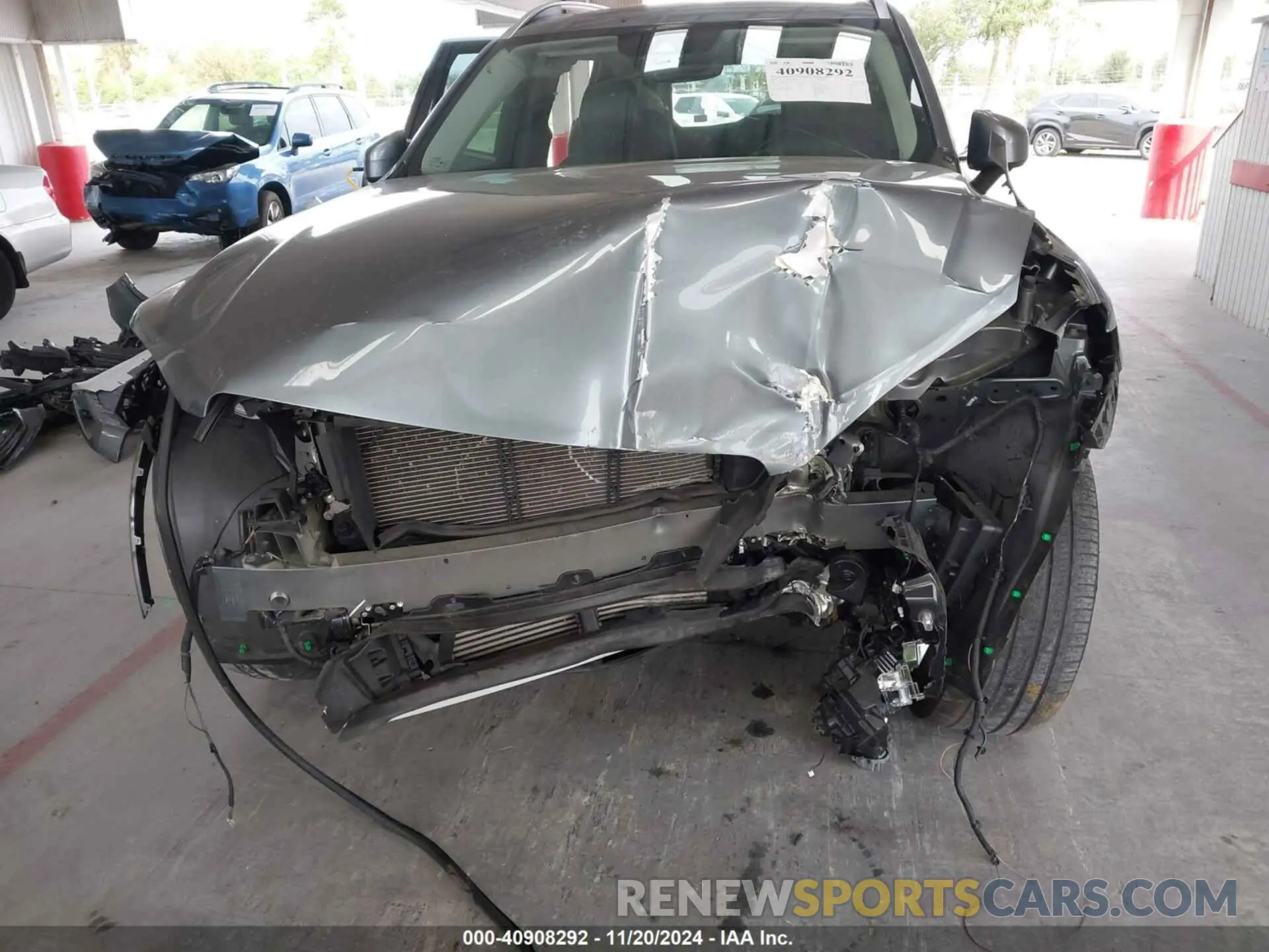 6 Photograph of a damaged car YV4102CK3K1418379 VOLVO XC90 2019