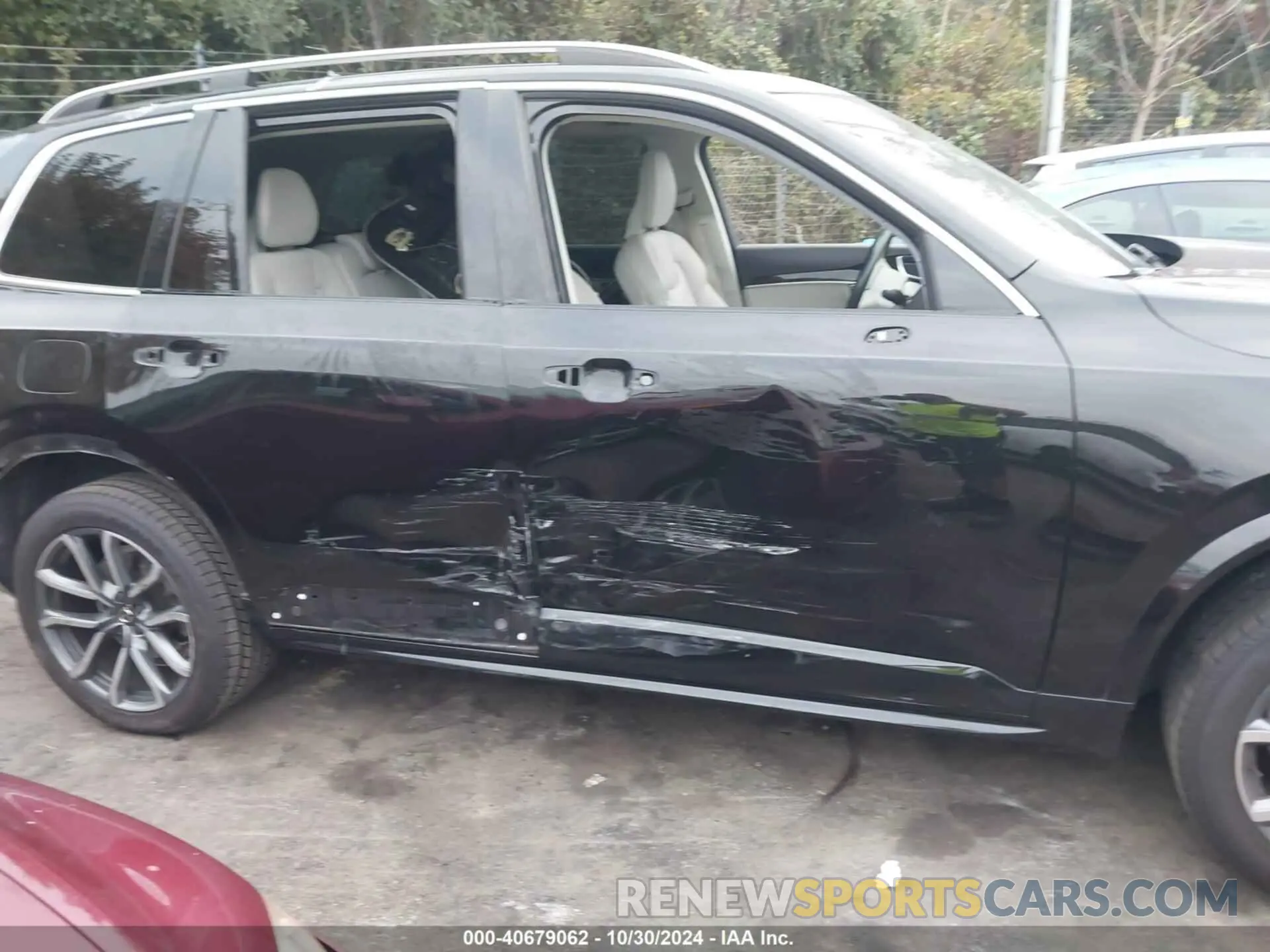 13 Photograph of a damaged car YV4102CK4K1479921 VOLVO XC90 2019