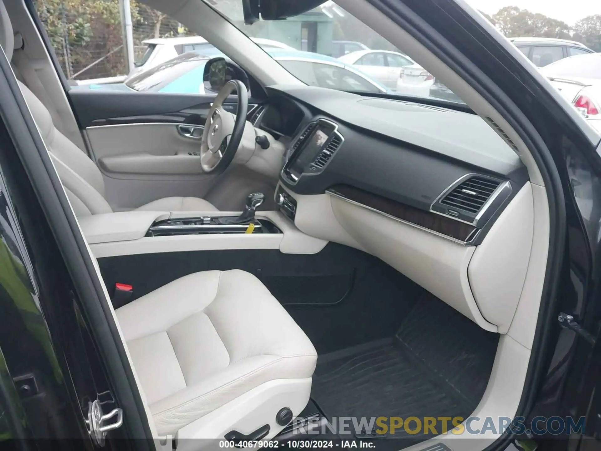 5 Photograph of a damaged car YV4102CK4K1479921 VOLVO XC90 2019