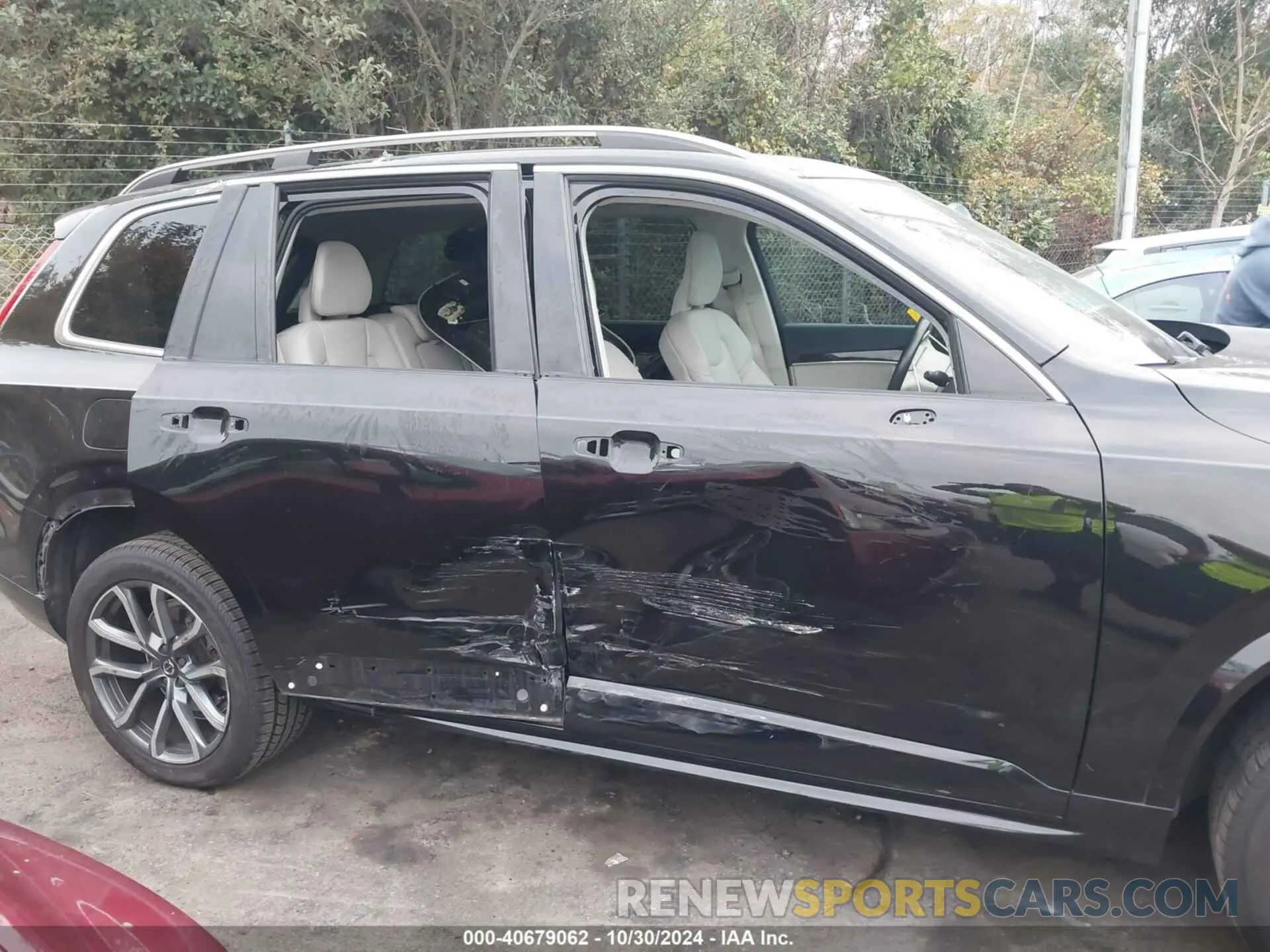 6 Photograph of a damaged car YV4102CK4K1479921 VOLVO XC90 2019