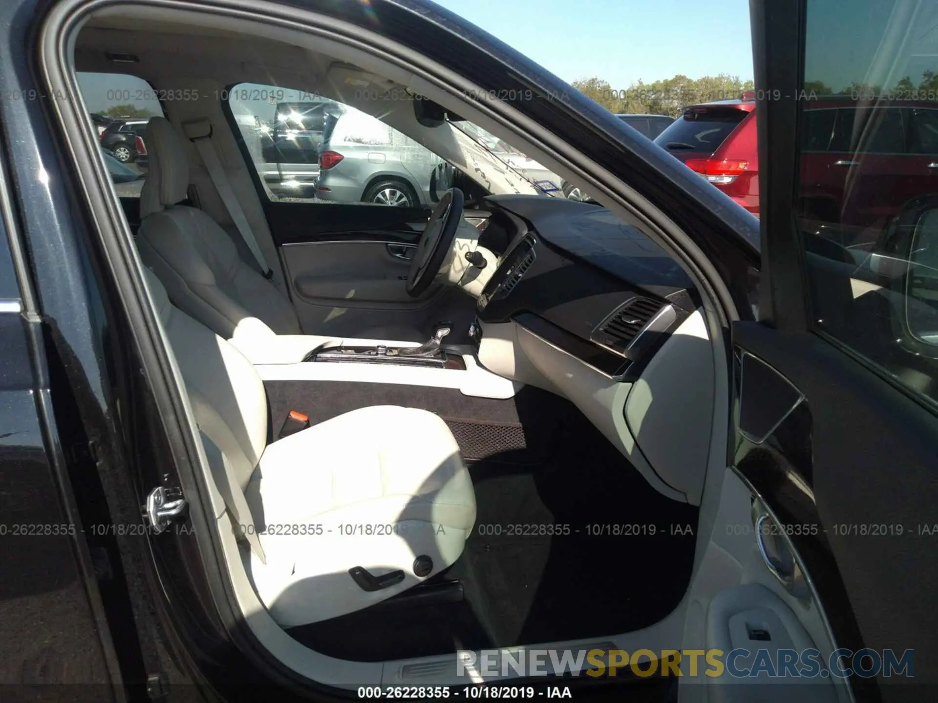 5 Photograph of a damaged car YV4102CK4K1499196 VOLVO XC90 2019