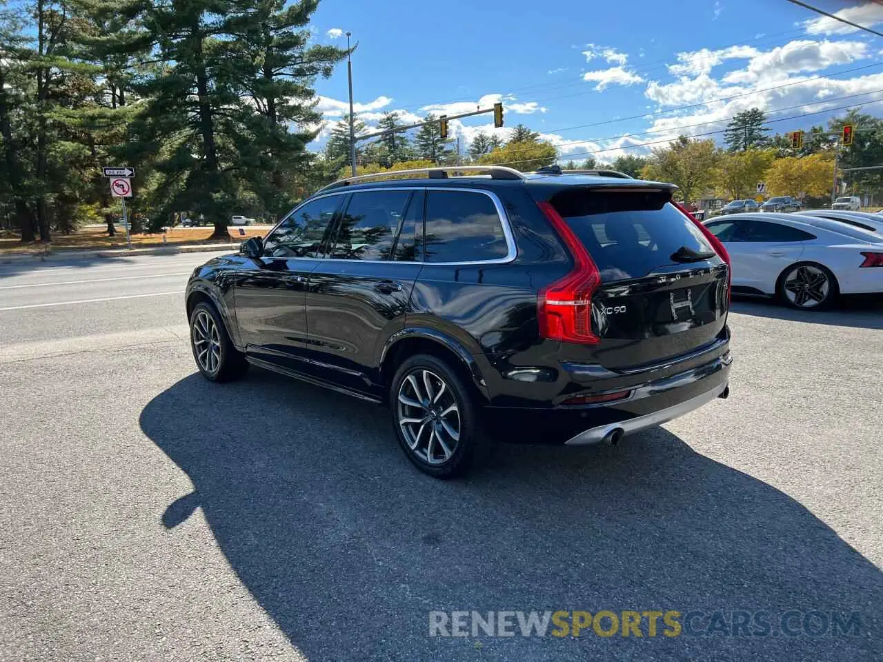 3 Photograph of a damaged car YV4102CK9K1427930 VOLVO XC90 2019