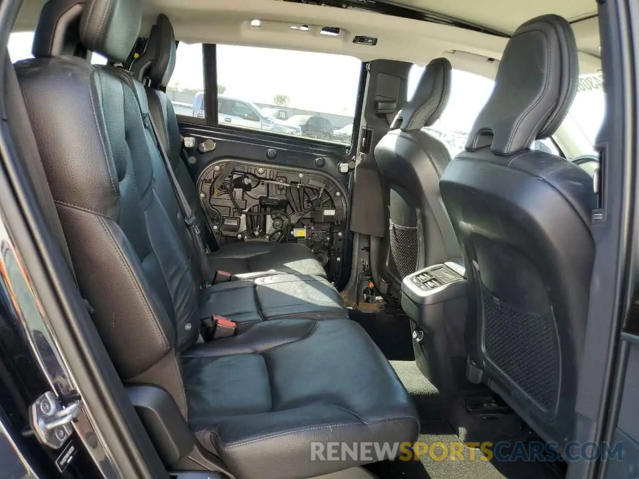 11 Photograph of a damaged car YV4102PK8K1485926 VOLVO XC90 2019