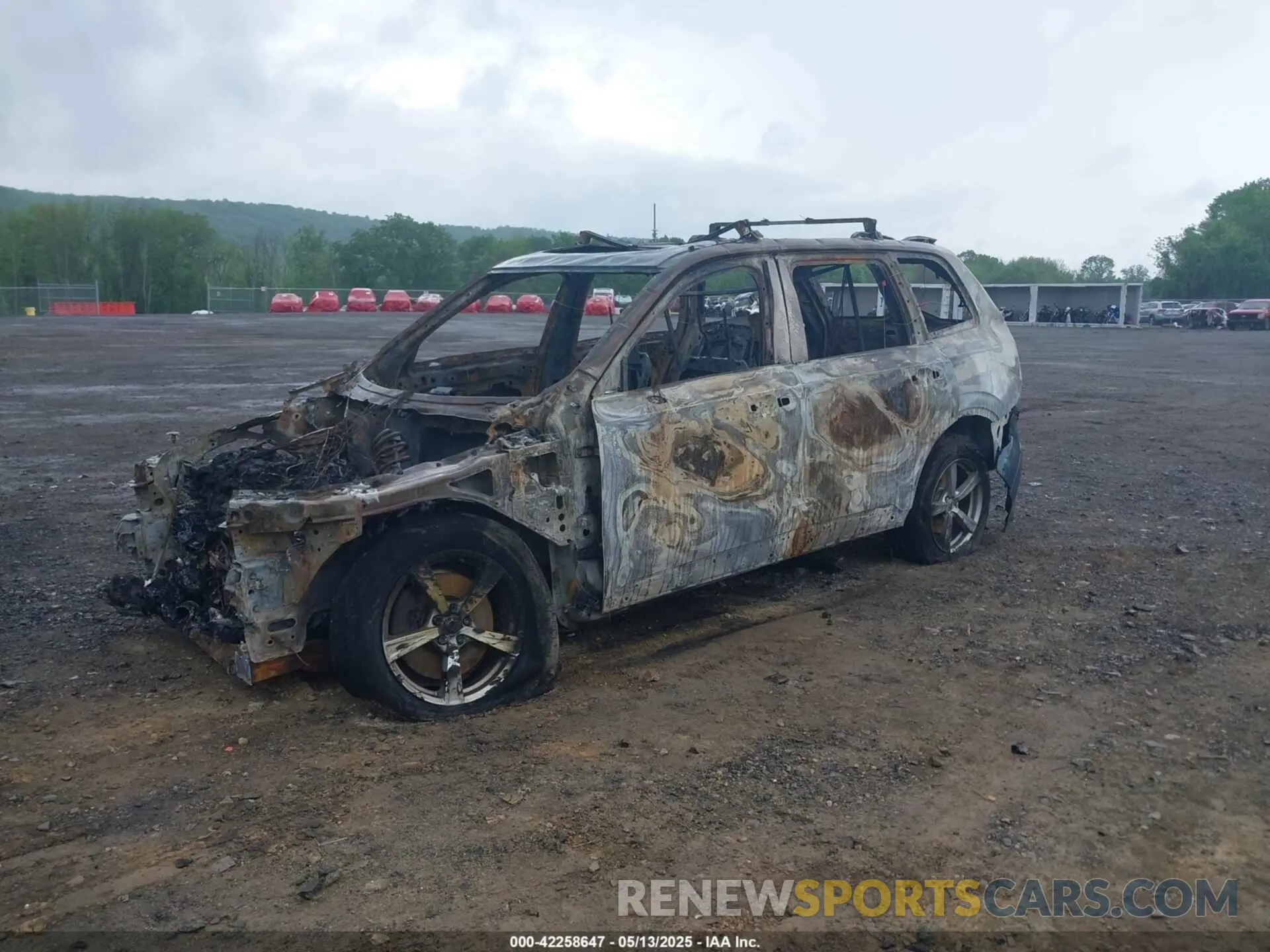 2 Photograph of a damaged car YV4102PKXK1424657 VOLVO XC90 2019