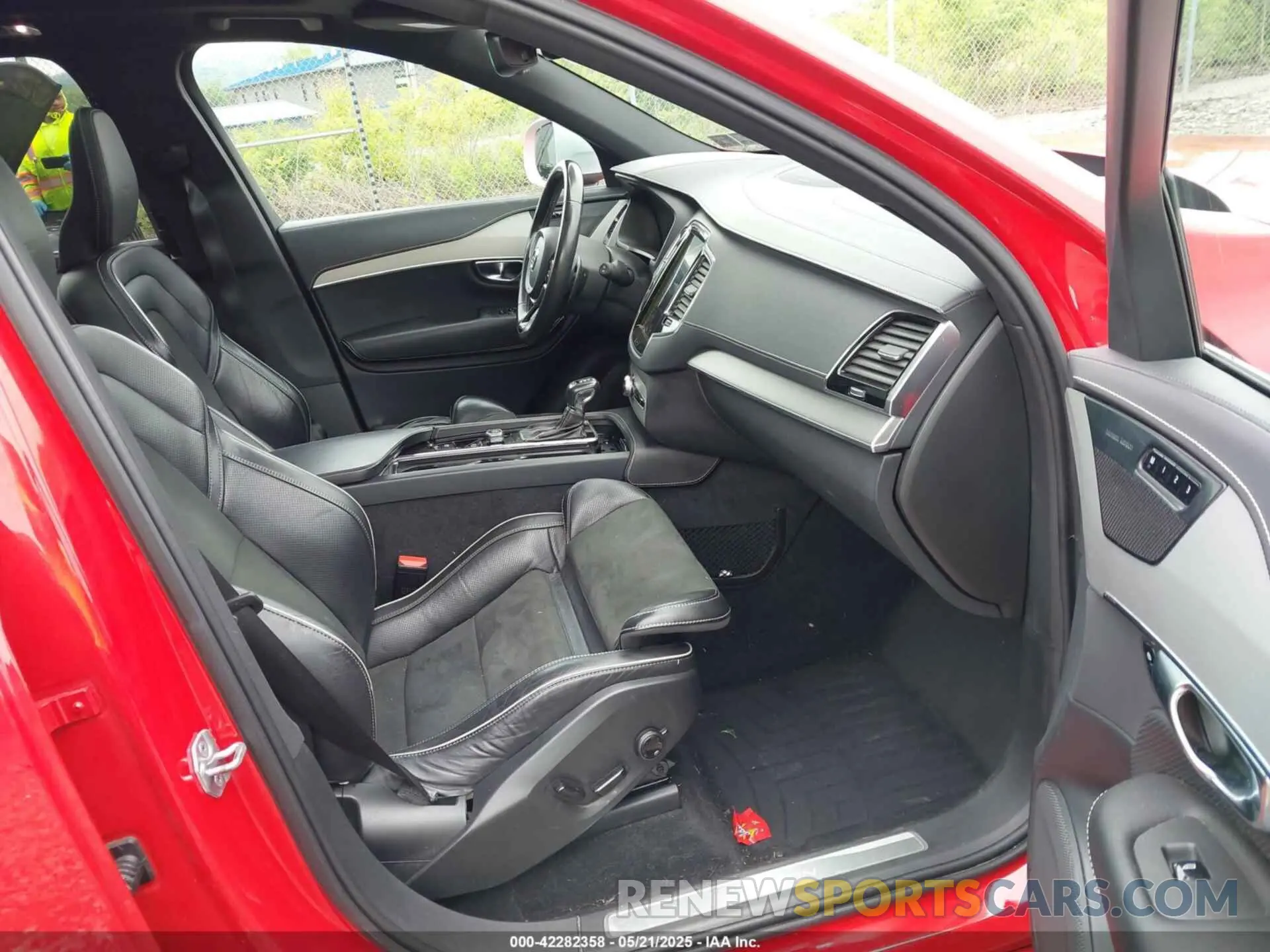 5 Photograph of a damaged car YV4102PM5K1469488 VOLVO XC90 2019