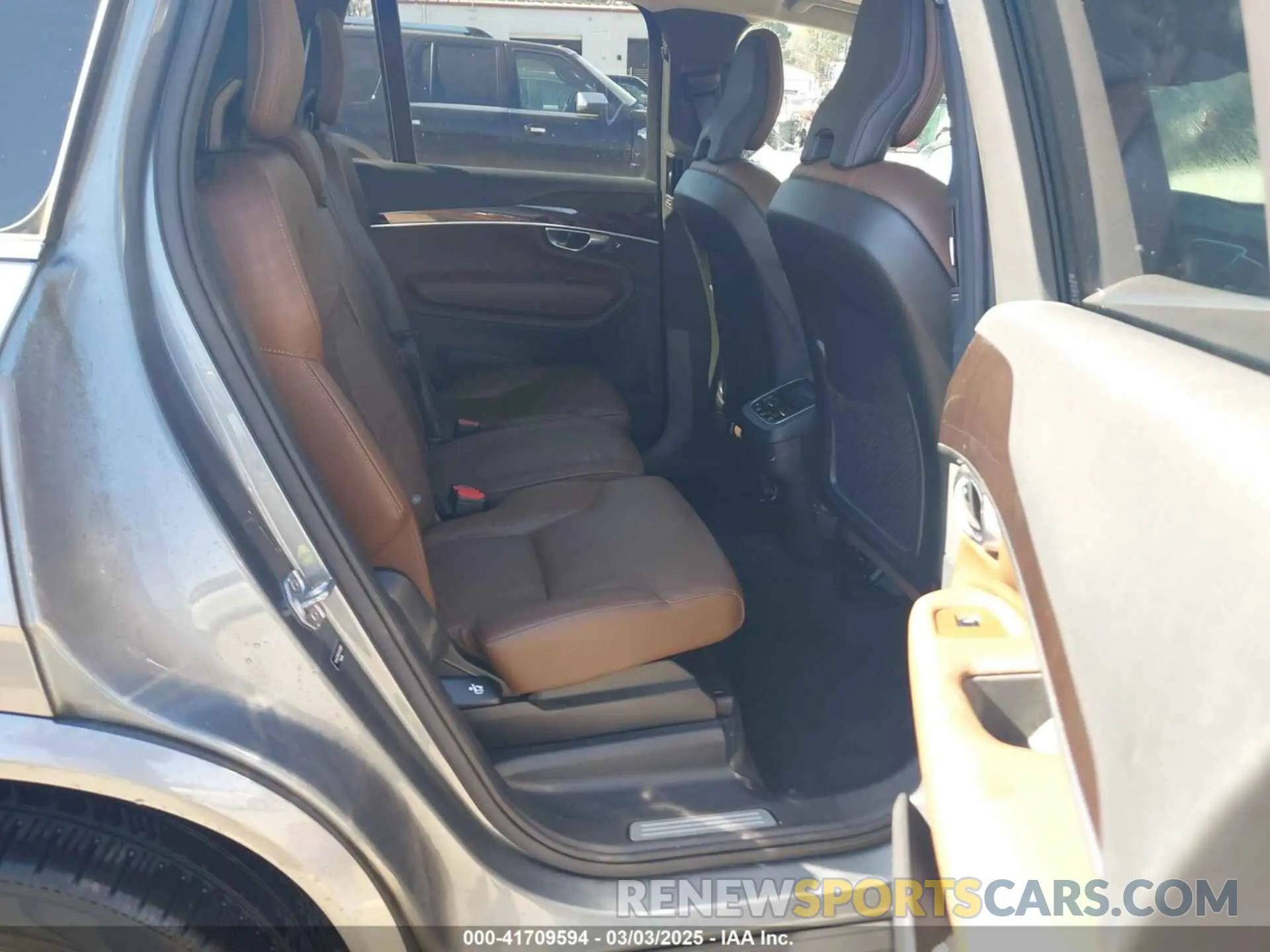 8 Photograph of a damaged car YV4A22PK5K1436905 VOLVO XC90 2019