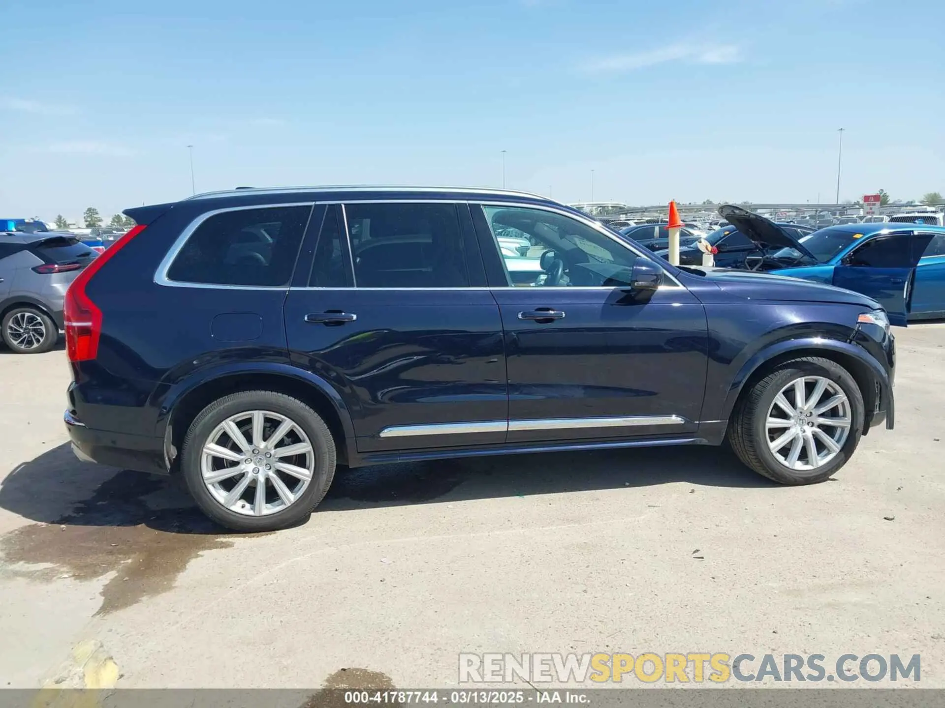 12 Photograph of a damaged car YV4A22PL0K1487320 VOLVO XC90 2019