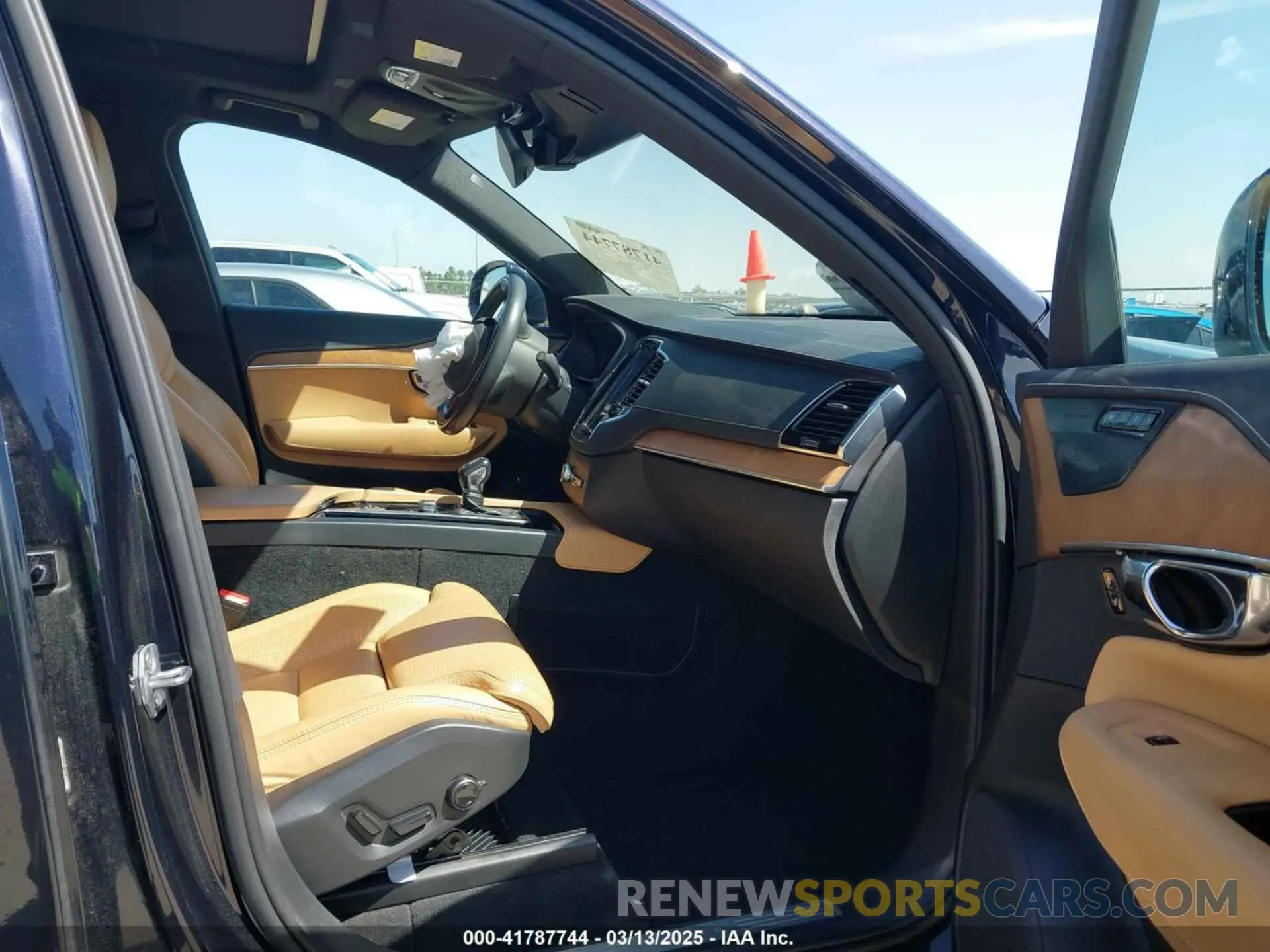 5 Photograph of a damaged car YV4A22PL0K1487320 VOLVO XC90 2019