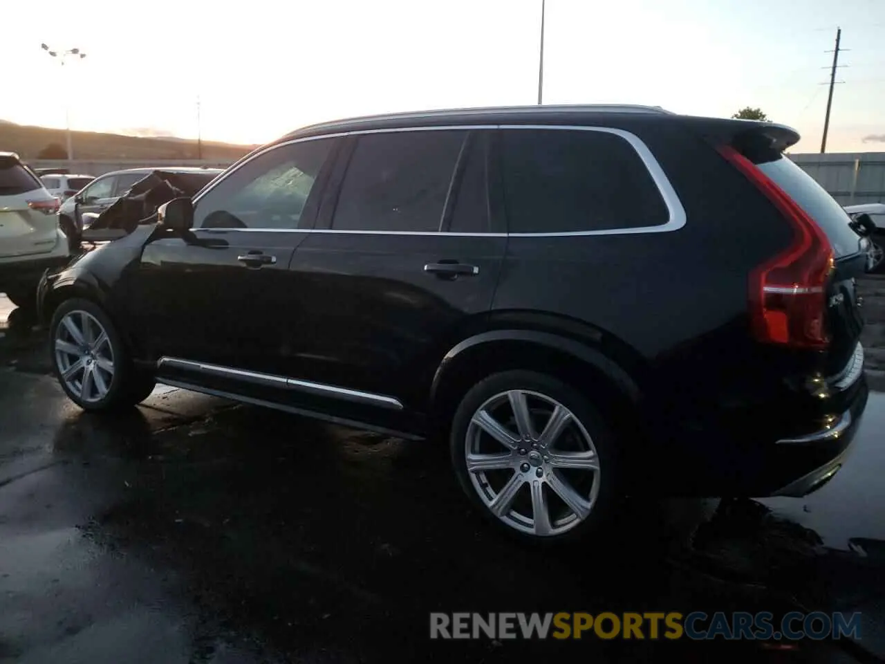 2 Фотография поврежденного автомобиля YV4A22PL2K1475010 VOLVO XC90 2019