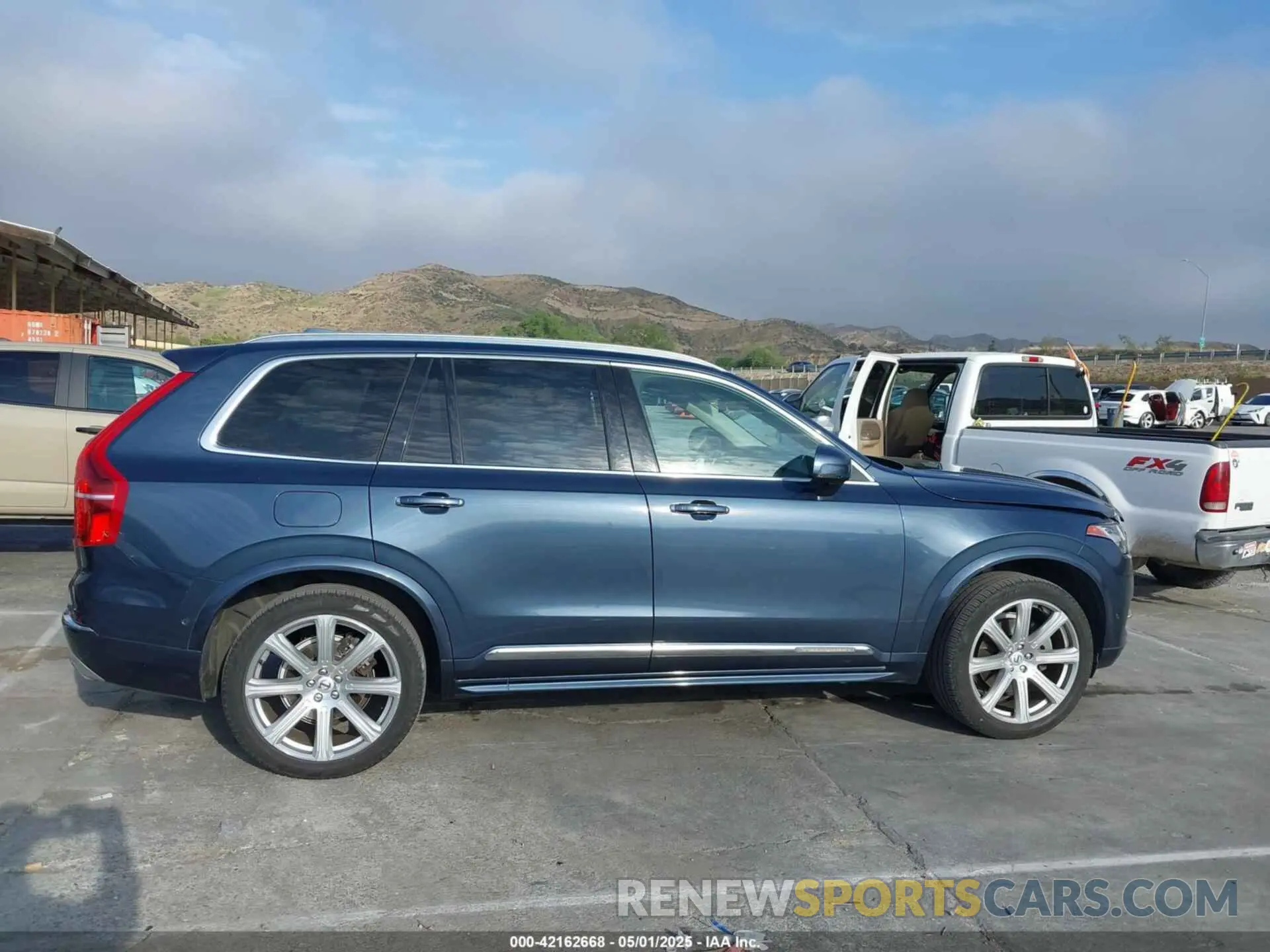 13 Photograph of a damaged car YV4A22PL8K1425924 VOLVO XC90 2019