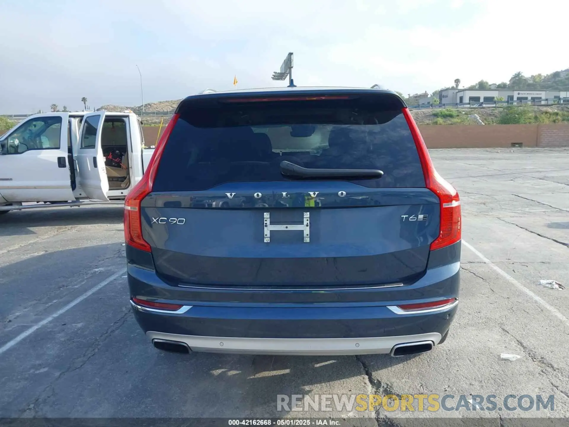 16 Photograph of a damaged car YV4A22PL8K1425924 VOLVO XC90 2019