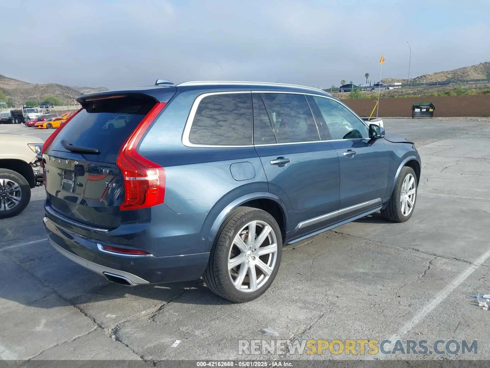 4 Photograph of a damaged car YV4A22PL8K1425924 VOLVO XC90 2019