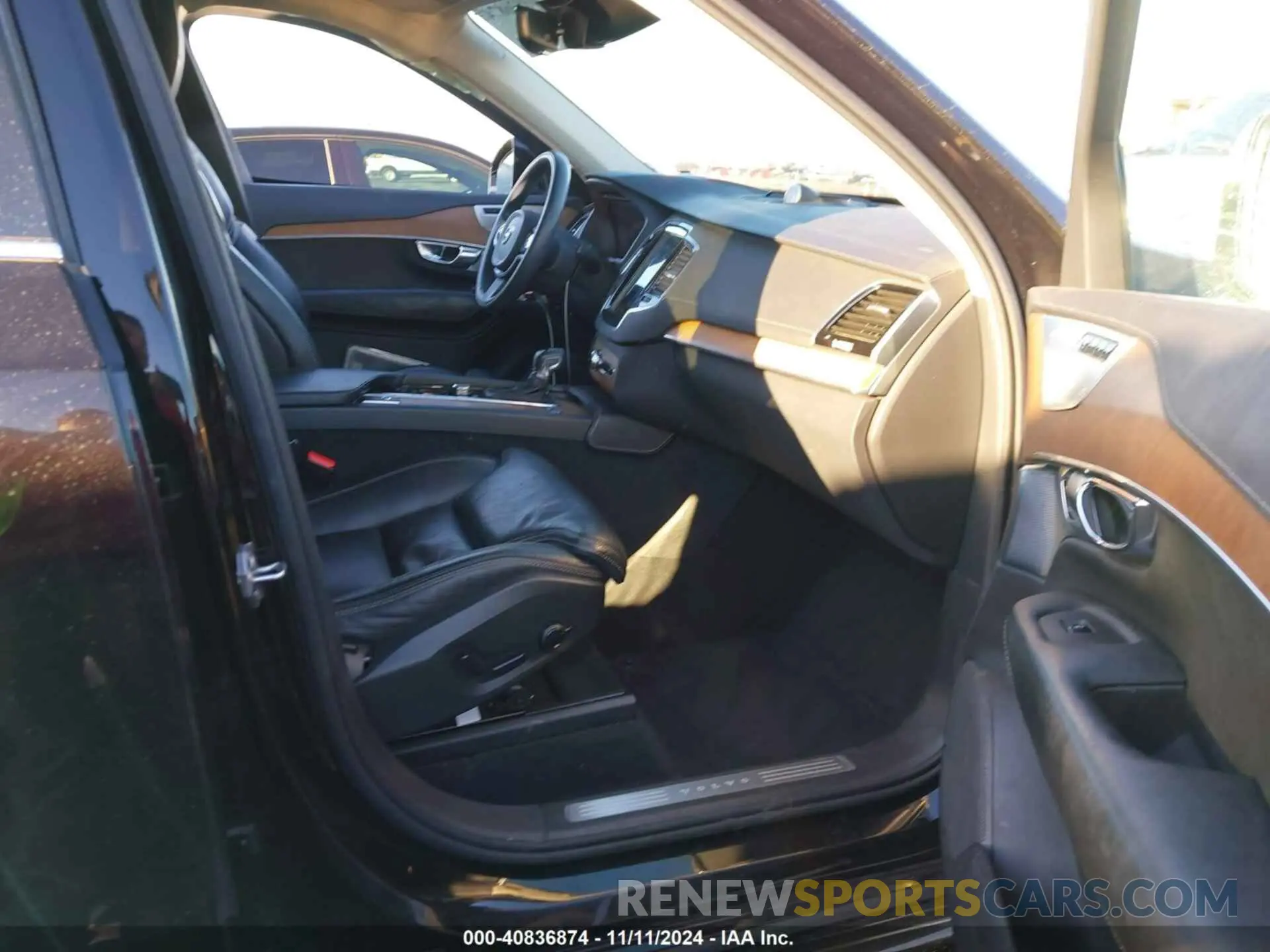 5 Photograph of a damaged car YV4A22PL8K1464738 VOLVO XC90 2019