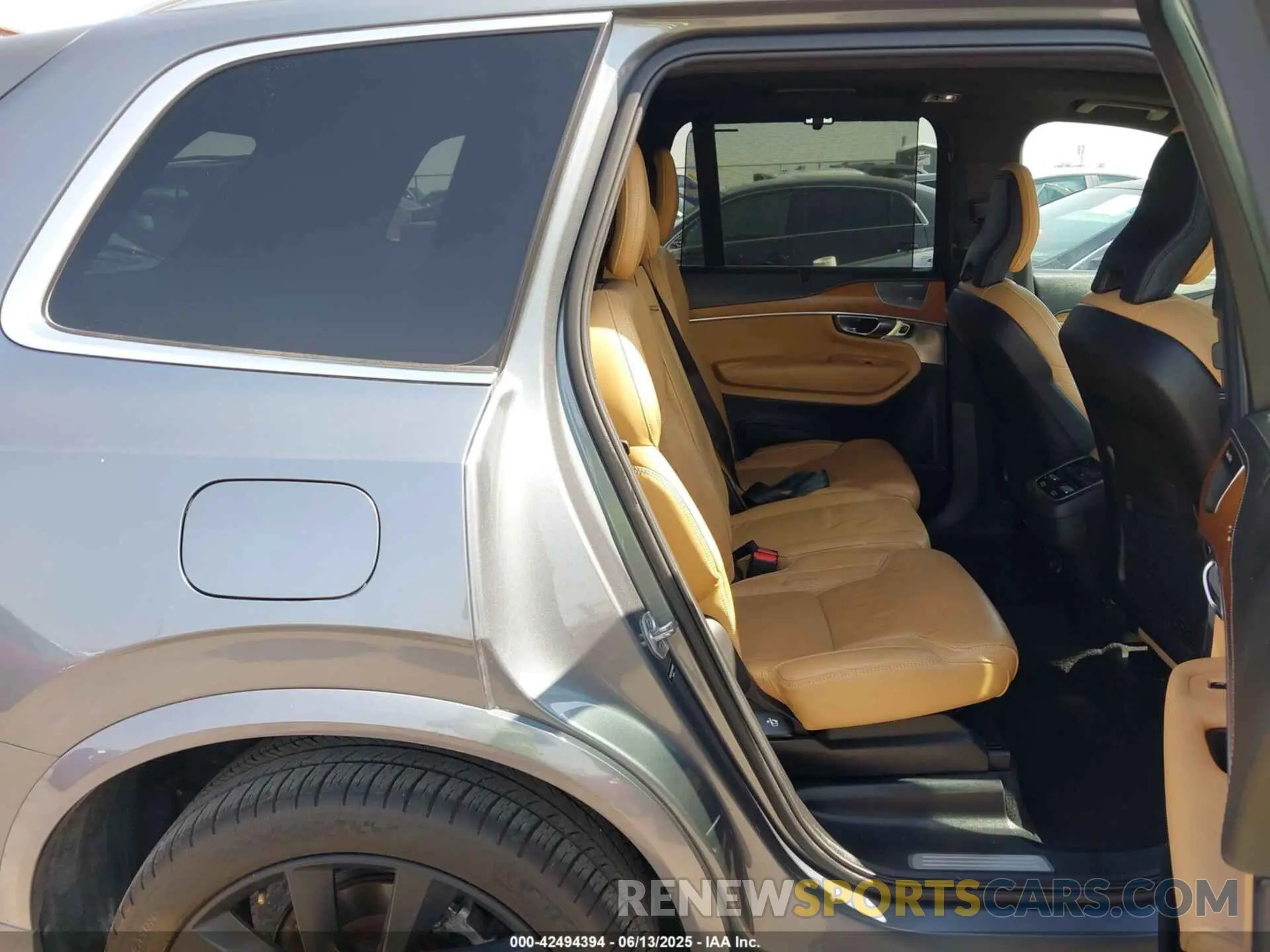 8 Photograph of a damaged car YV4A22PL9K1440626 VOLVO XC90 2019