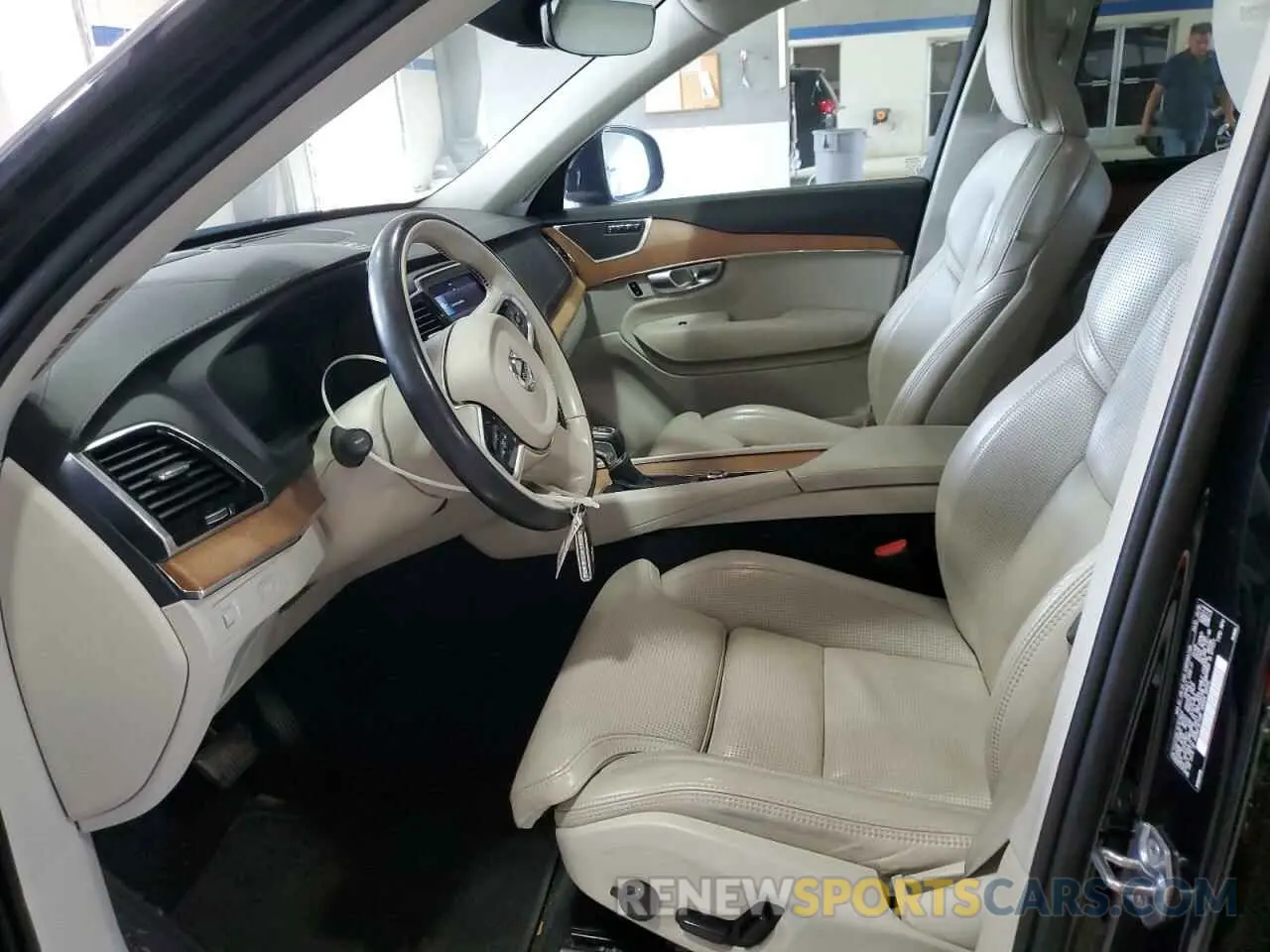 7 Фотография поврежденного автомобиля YV4A22PLXK1511820 VOLVO XC90 2019