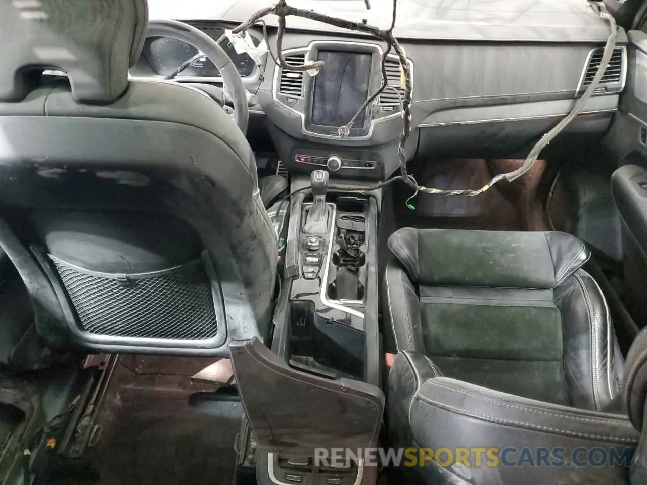8 Photograph of a damaged car YV4A22PM4K1490312 VOLVO XC90 2019