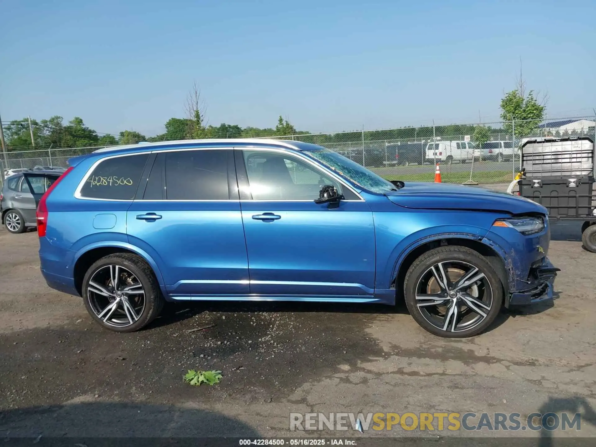 13 Фотография поврежденного автомобиля YV4A22PM5K1429793 VOLVO XC90 2019