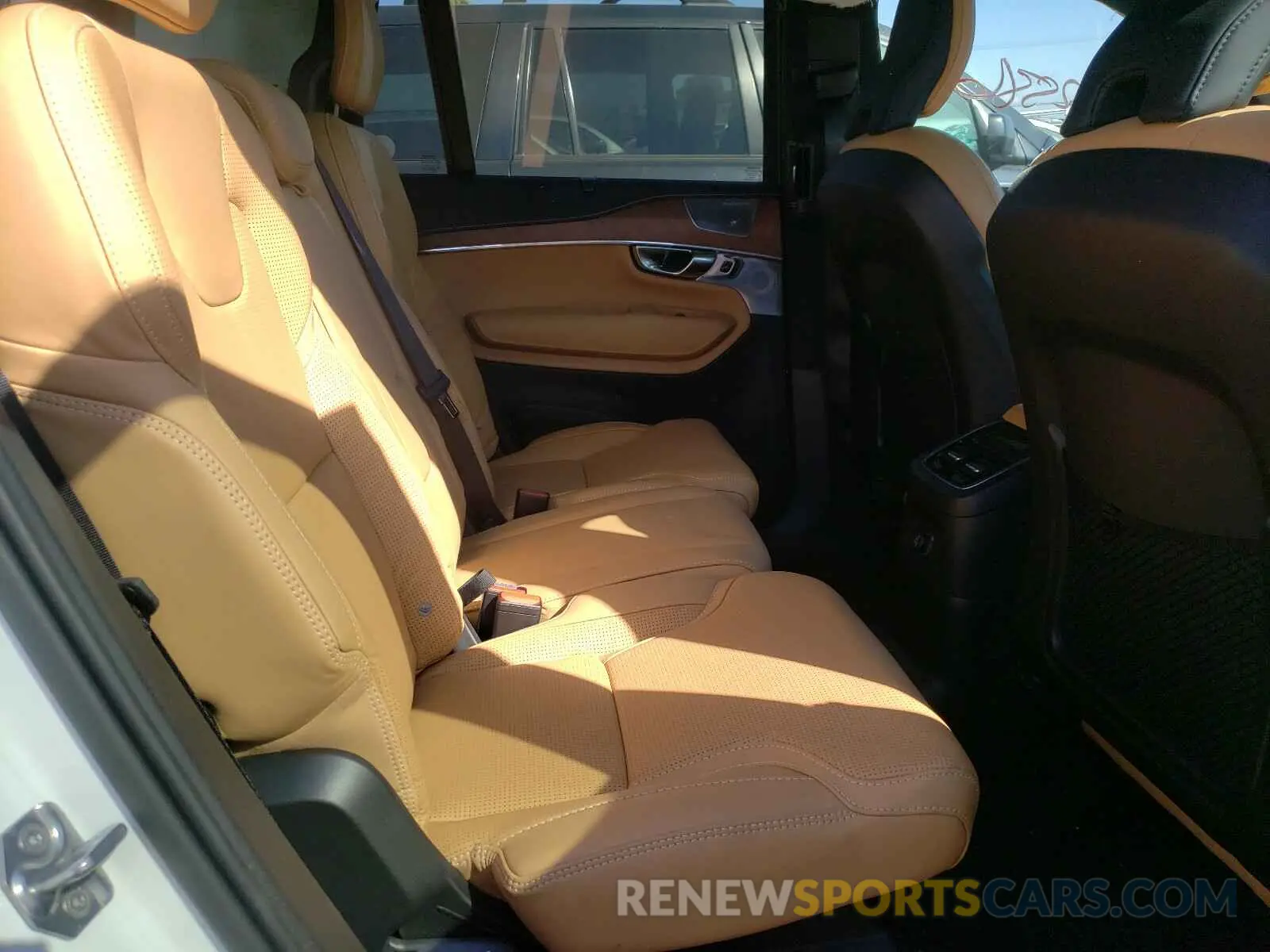 6 Photograph of a damaged car YV4BR0CL9K1444010 VOLVO XC90 2019
