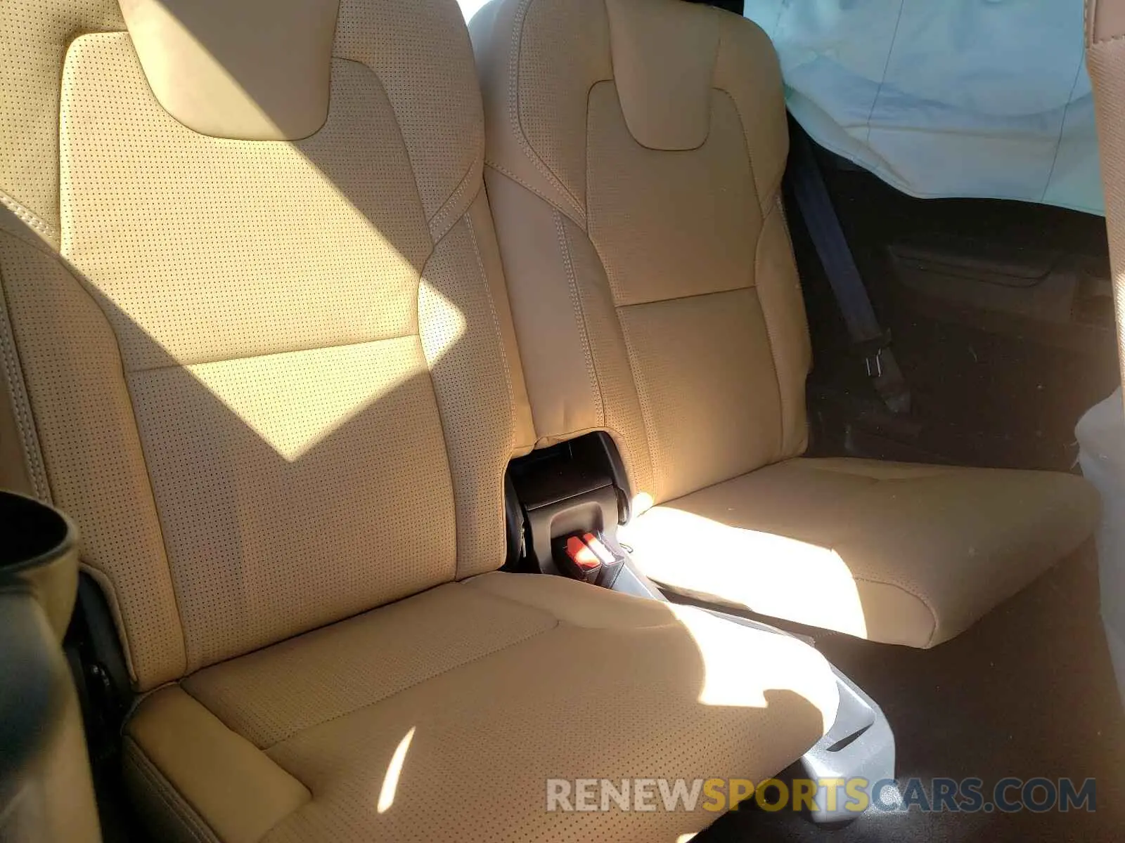 9 Photograph of a damaged car YV4BR0CL9K1444010 VOLVO XC90 2019