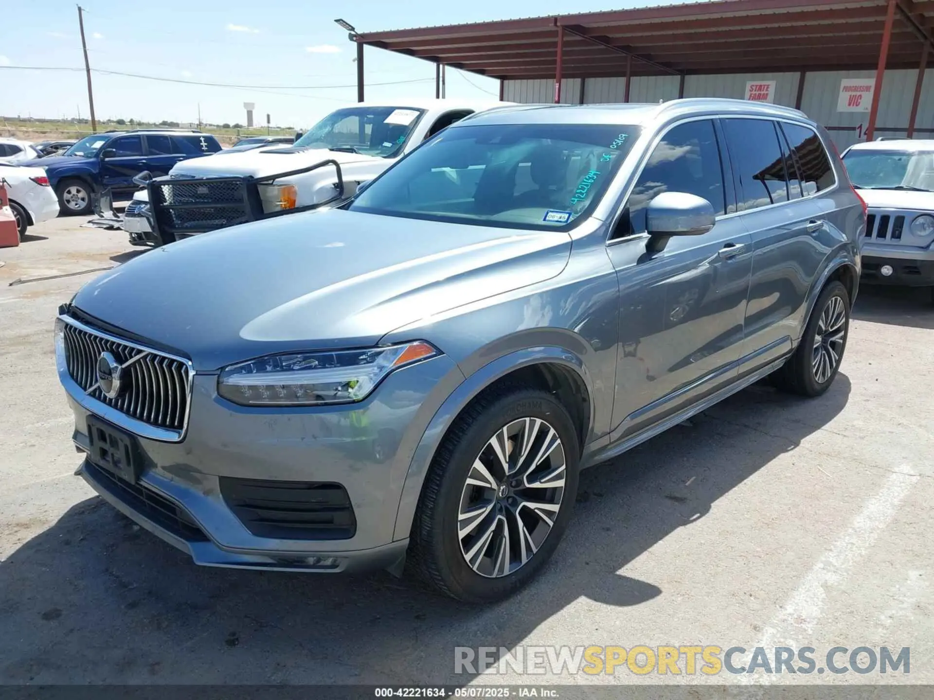 2 Photograph of a damaged car YV4102CK0L1601885 VOLVO XC90 2020