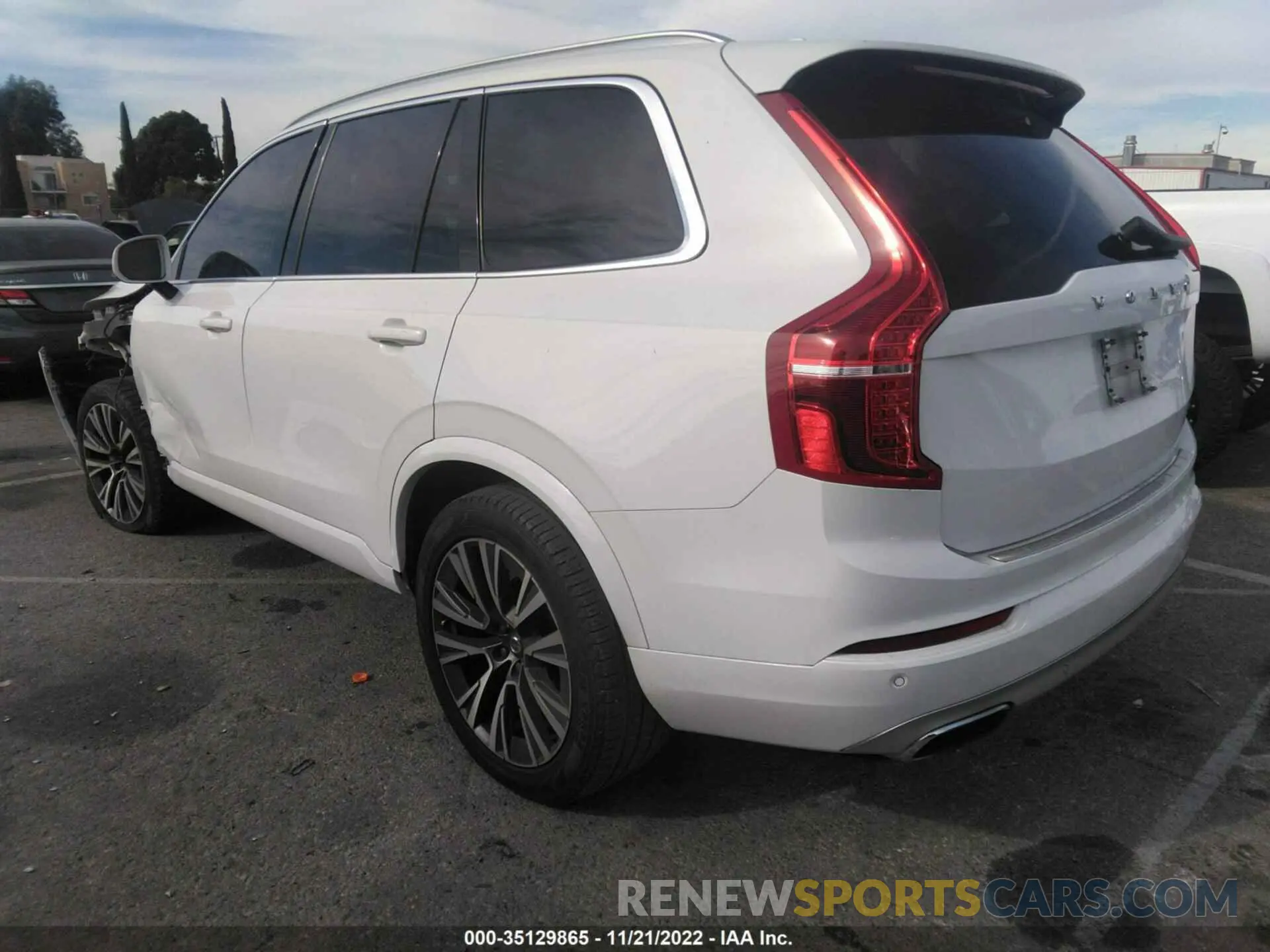 3 Photograph of a damaged car YV4102CK3L1618194 VOLVO XC90 2020