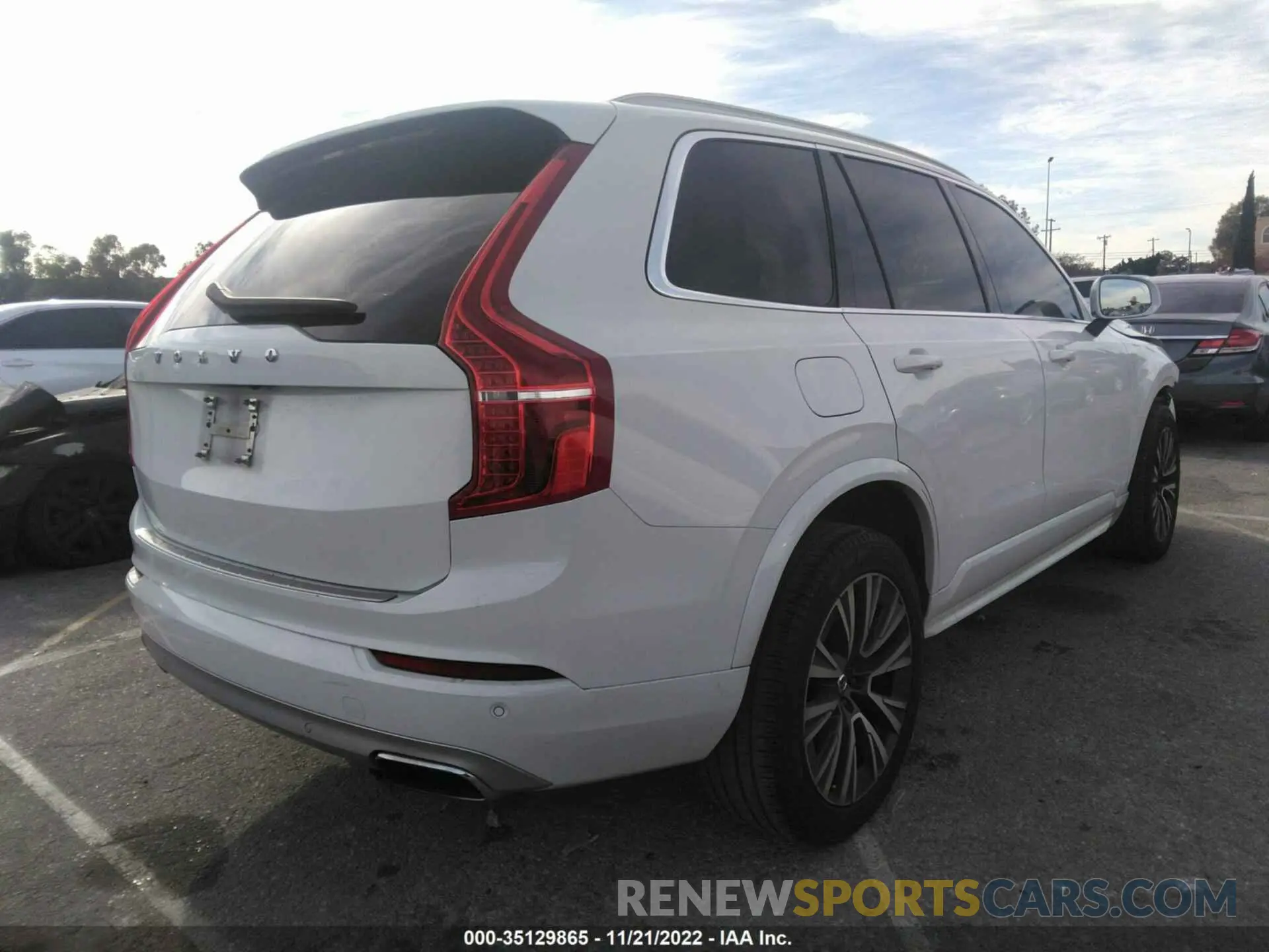 4 Photograph of a damaged car YV4102CK3L1618194 VOLVO XC90 2020