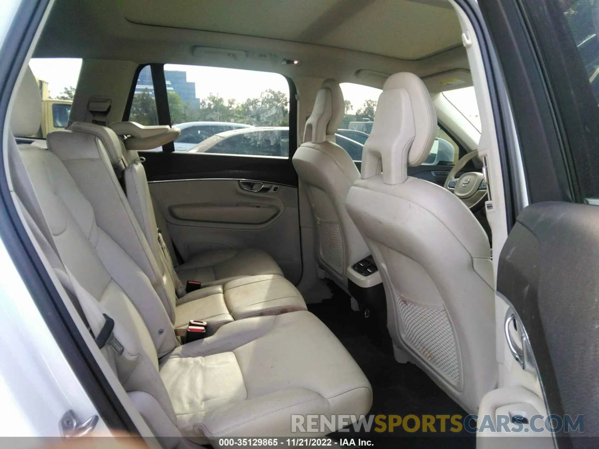 8 Photograph of a damaged car YV4102CK3L1618194 VOLVO XC90 2020