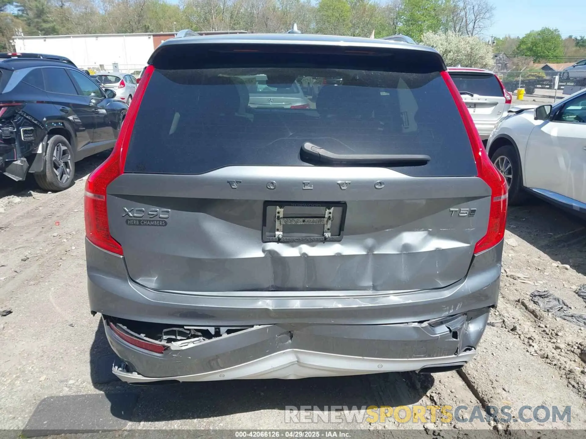 16 Photograph of a damaged car YV4102PK1L1605633 VOLVO XC90 2020
