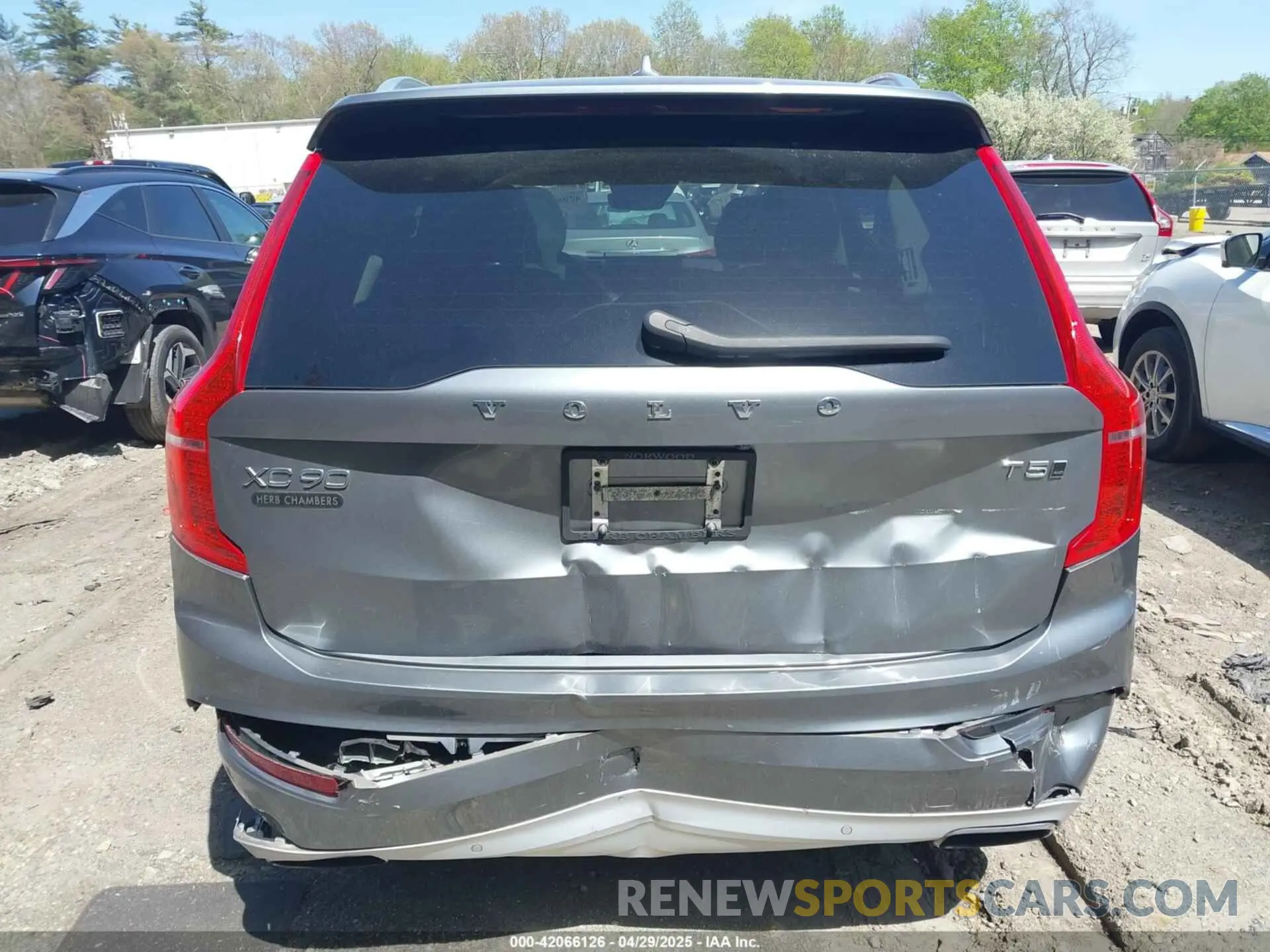 6 Photograph of a damaged car YV4102PK1L1605633 VOLVO XC90 2020